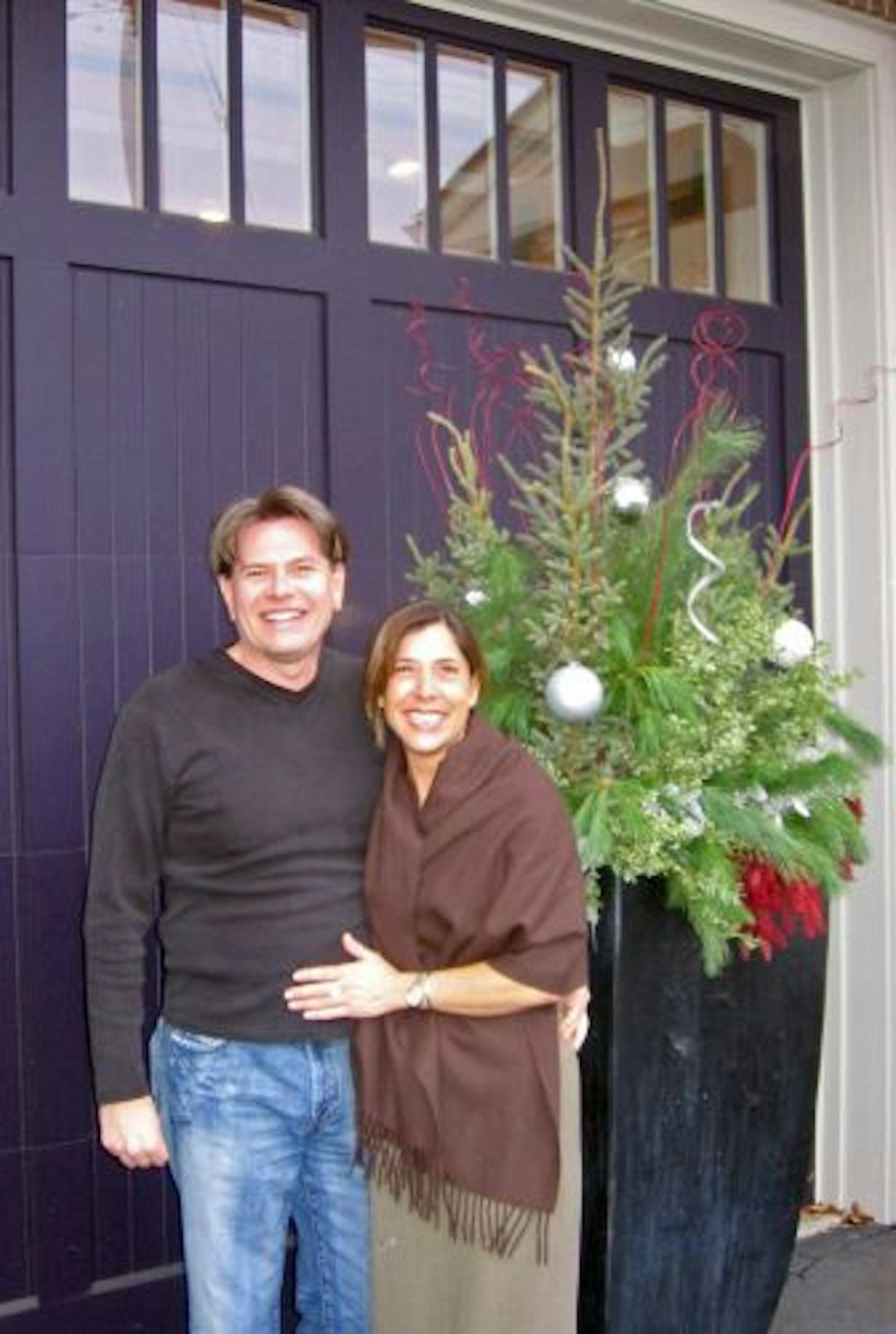 Randy Heinrich and Liz Schultz, of the Edina design firm Heinrich + Schultz, redecorated the porch.