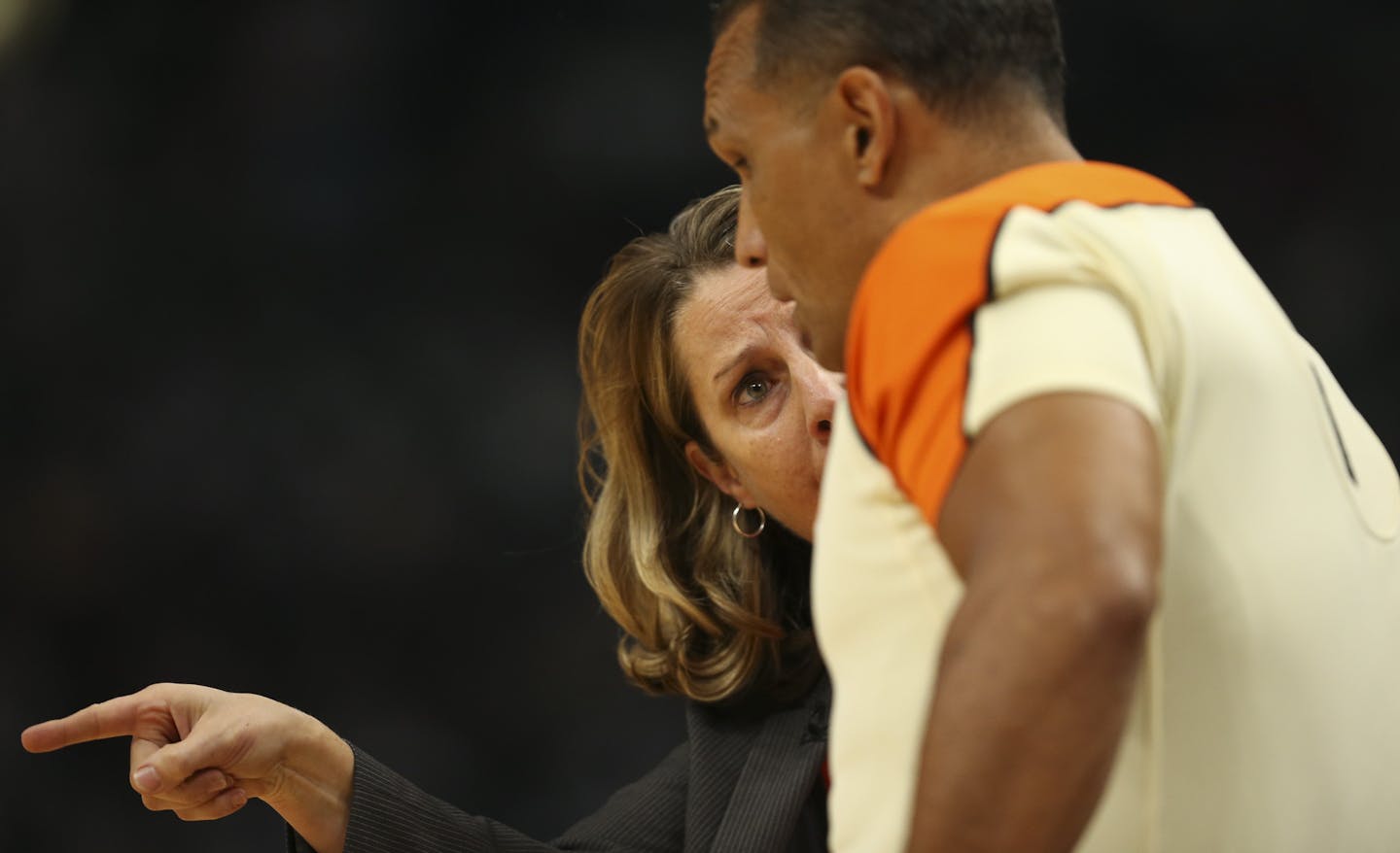 Lynx head coach Cheryl Reeve had words with official Billy Smith in the first quarter. ] JEFF WHEELER &#xef; jeff.wheeler@startribune.com The Minnesota Lynx faced the Los Angeles Sparks in Game 2 of their WNBA Championship series Tuesday night, October 11, 2016 at Target Center in Minneapolis.