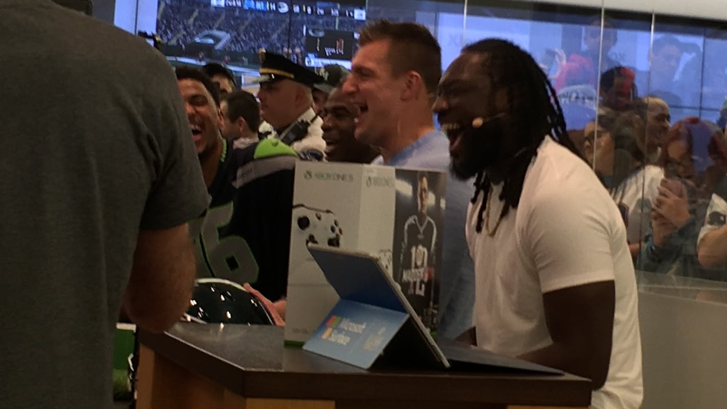 Rob Gronkowski and LaGarrette Blount appeared at the Mall of America on Tuesday.