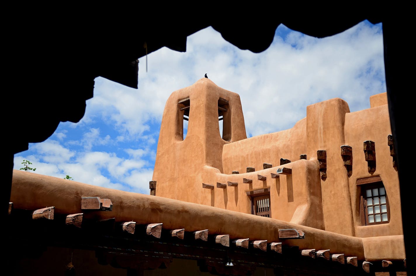 The New Mexico Museum of Art in Santa Fe exemplifies the distinctive architecture of the town. (Christopher Reynolds/Los Angeles Times/MCT) ORG XMIT: 1154149