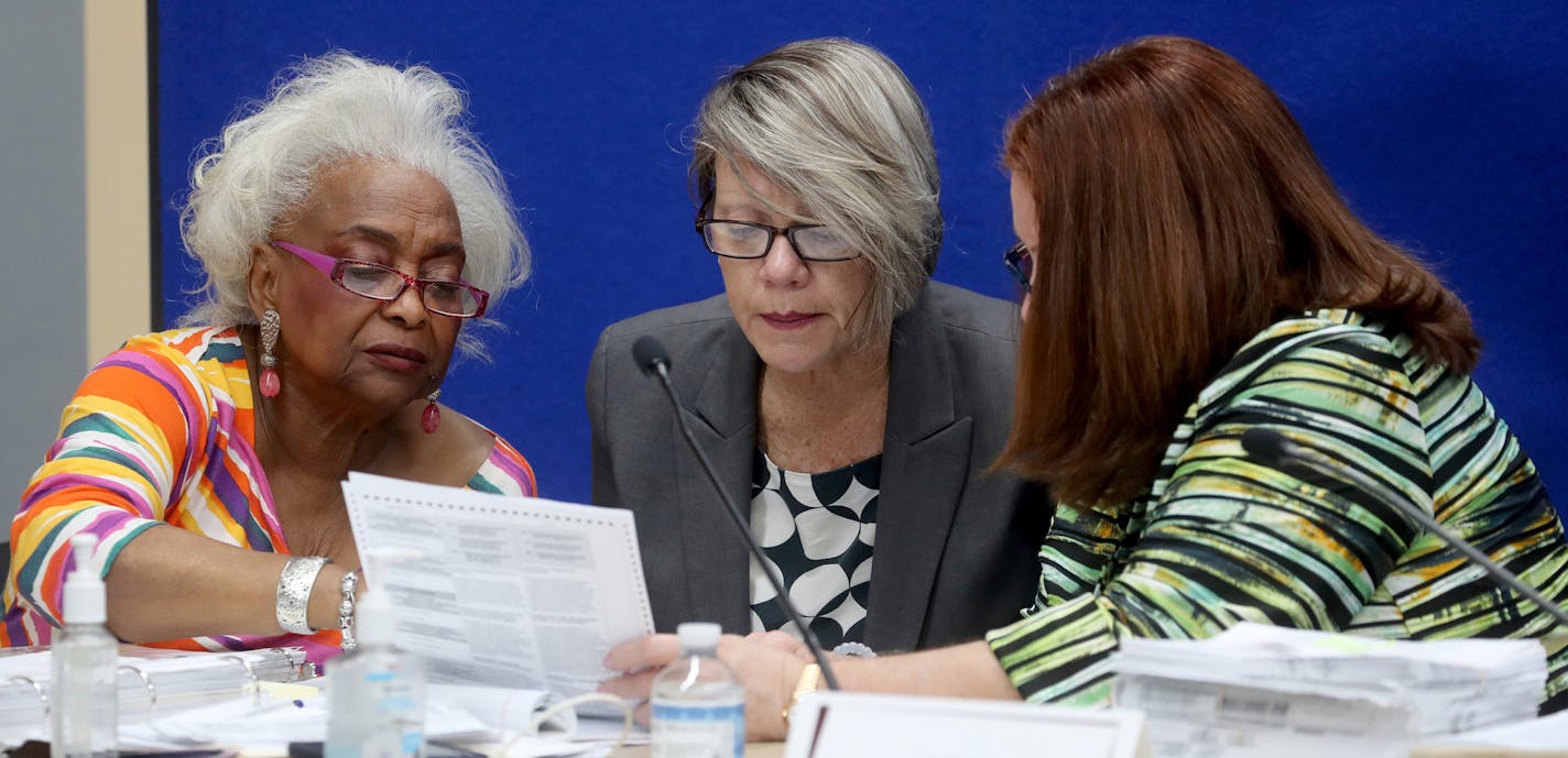 Broward County Supervisor of Elections Brenda Snipes, Judge Betsy Benson and Judge Brenda Carpenter-Toye of the Broward county canvassing board continue to count votes. (Mike Stocker / South Florida Sun Sentinel) ORG XMIT: 3064855