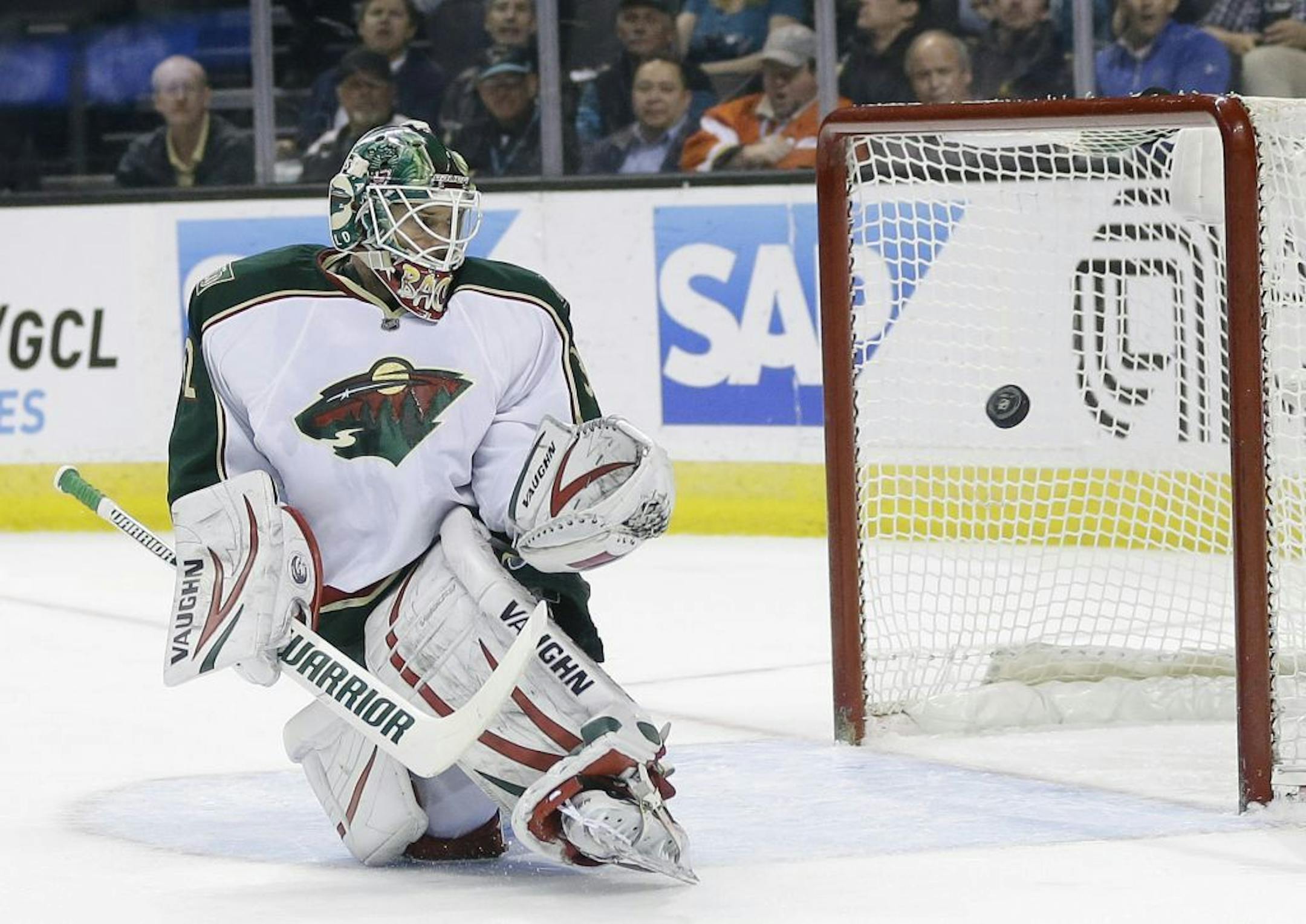 Minnesota Wild's Niklas Backstrom (32)