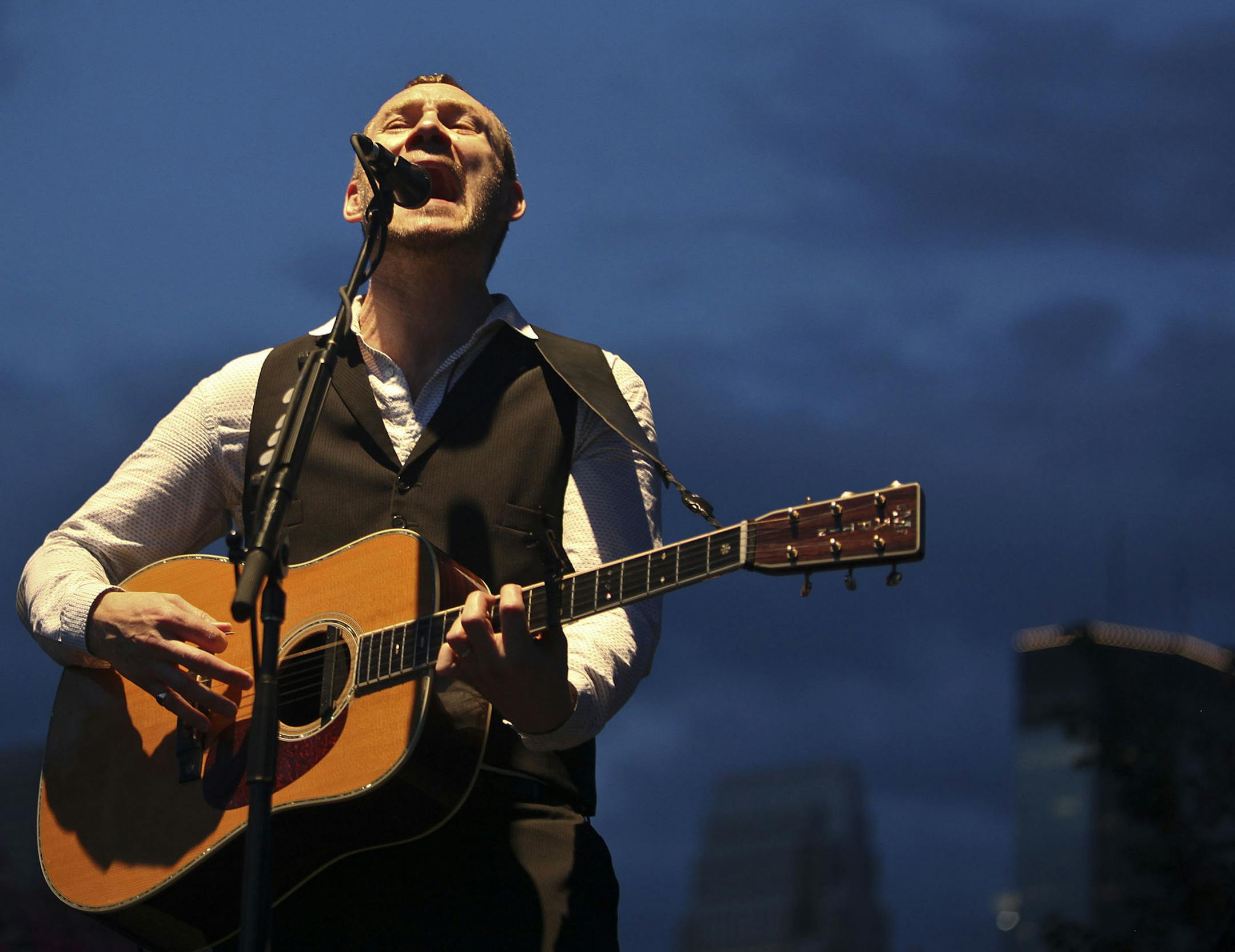 David Gray performed at the Basilica Block Party in Minneapolis, Minn., Friday, July 8, 2011. ] (KYNDELL HARKNESS/STAR TRIBUNE) kyndell.harkness@startribune.com ORG XMIT: MIN2014100314173569