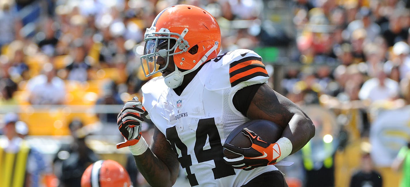 Cleveland Browns running back Ben Tate (44) carries the ball against the Pittsburgh Steelers during the second quarter of an NFL football game on Sunday, Sept. 7, 2014, in Pittsburgh. Pittsburgh won 30-27(AP Photo/Don Wright)