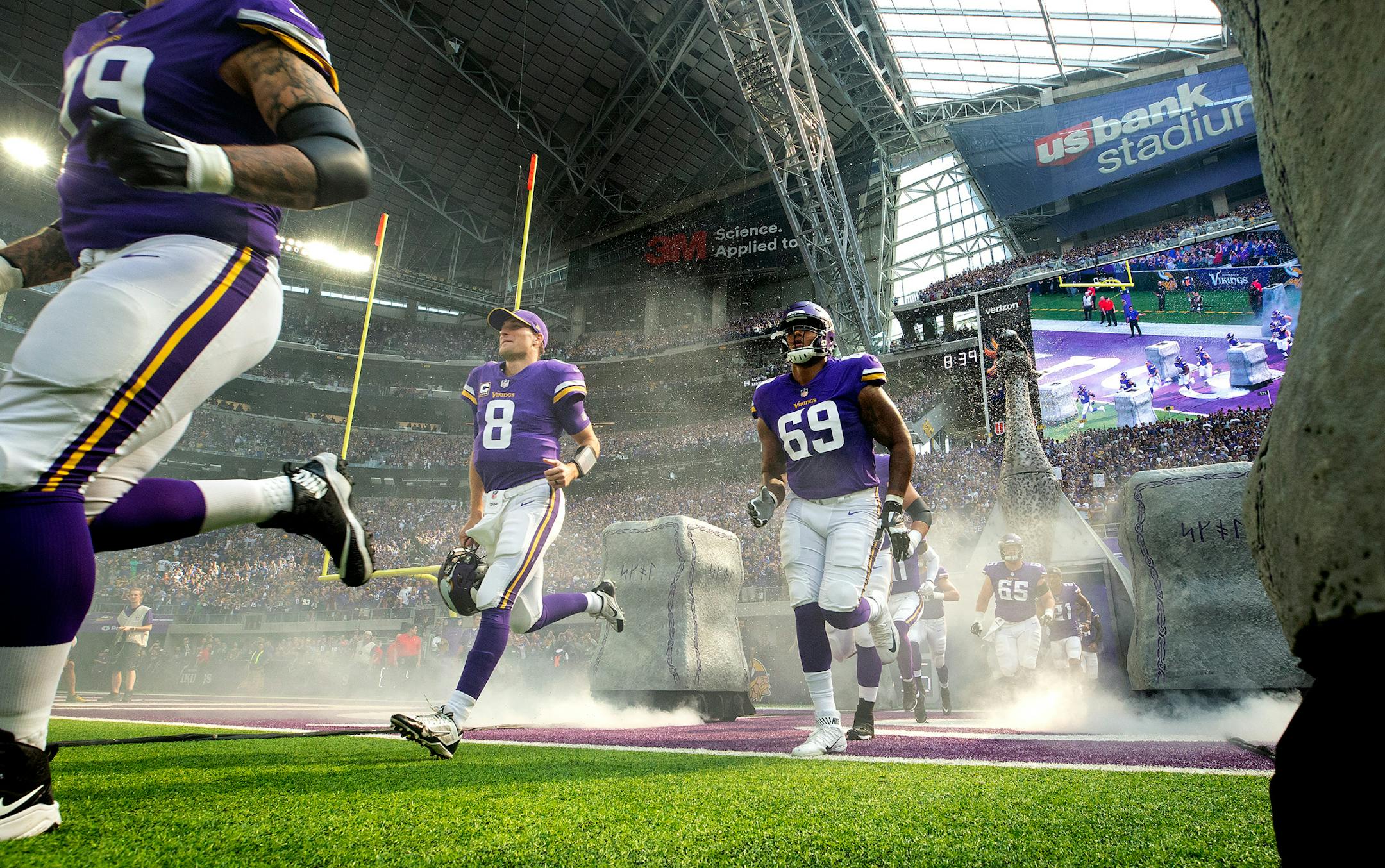 Minnesota Vikings players ran out during team introductions. ] CARLOS GONZALEZ ï cgonzalez@startribune.com ñ September 23, 2018, Minneapolis, MN, US Bank Stadium, NFL, Minnesota Vikings vs Buffalo Bills