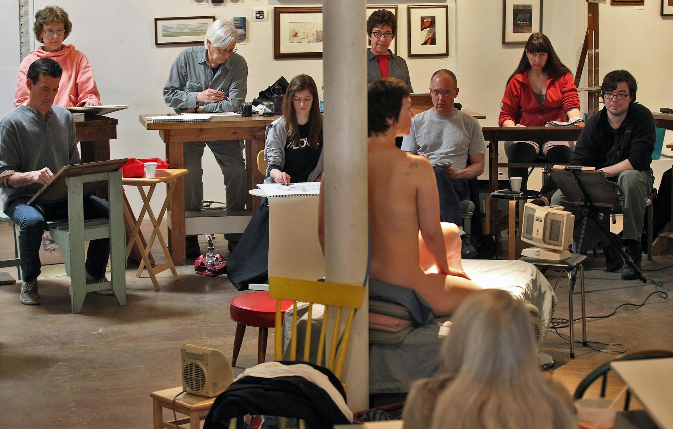 Life drawing class at Florence Hill's Art Studio in northeast Minneapolis. (MARLIN LEVISON/STARTRIBUNE(mlevison@startribune.com