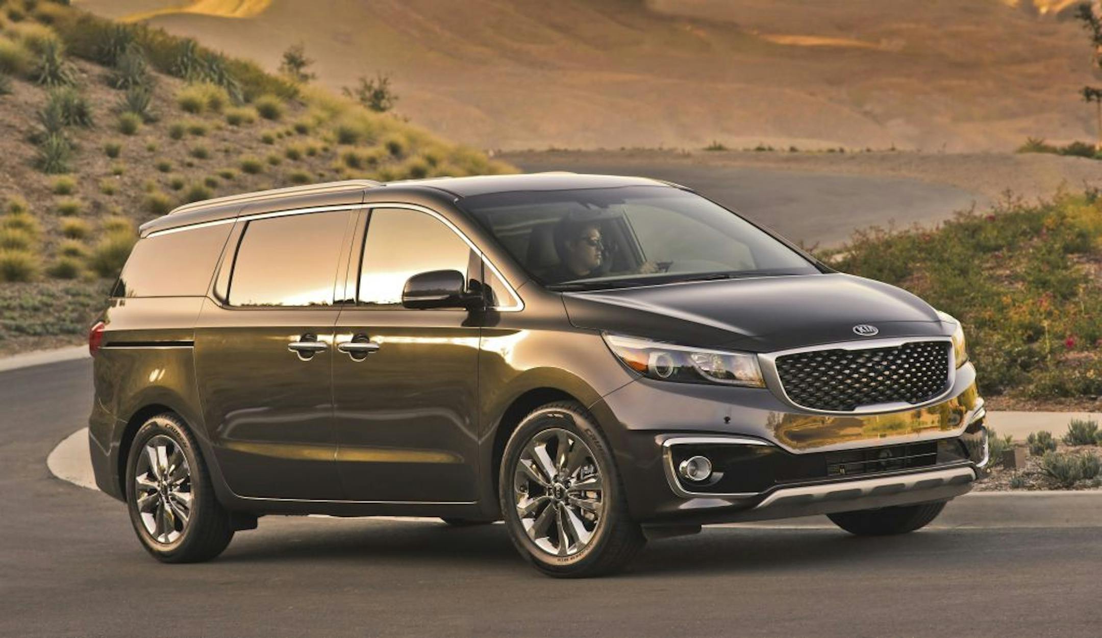 An undated handout photo of a 2015 Kia Sedona. The redesigned minivan offers parent-friendly phone-based apps and available e-features such as Pandora, Yelp, Google Local Search and Siri Eyes Free. (Kia Motors America via The New York Times)