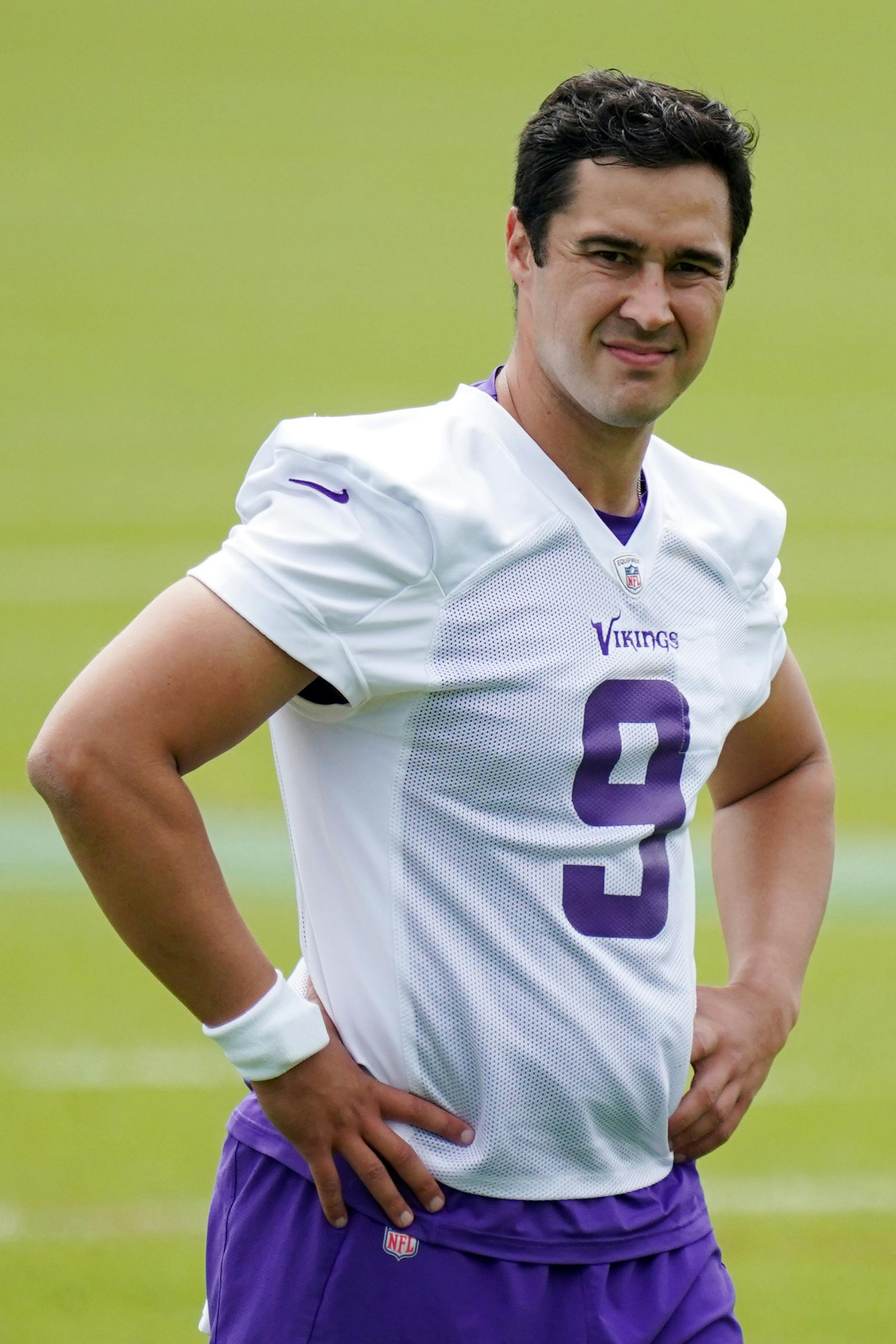 Minnesota Vikings punter Zach Von Rosenberg (9).