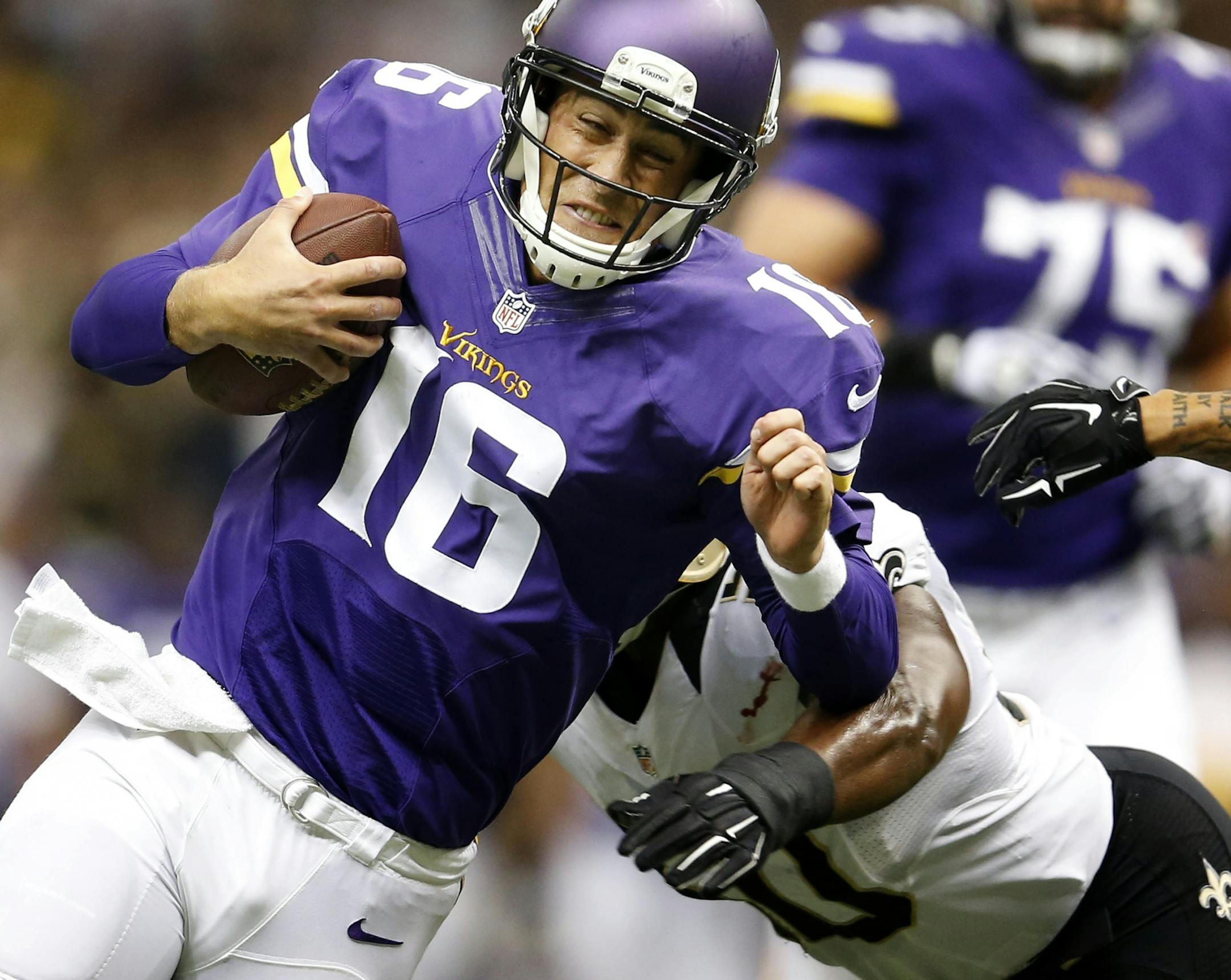 Minnesota Vikings quarterback Matt Cassel (16).