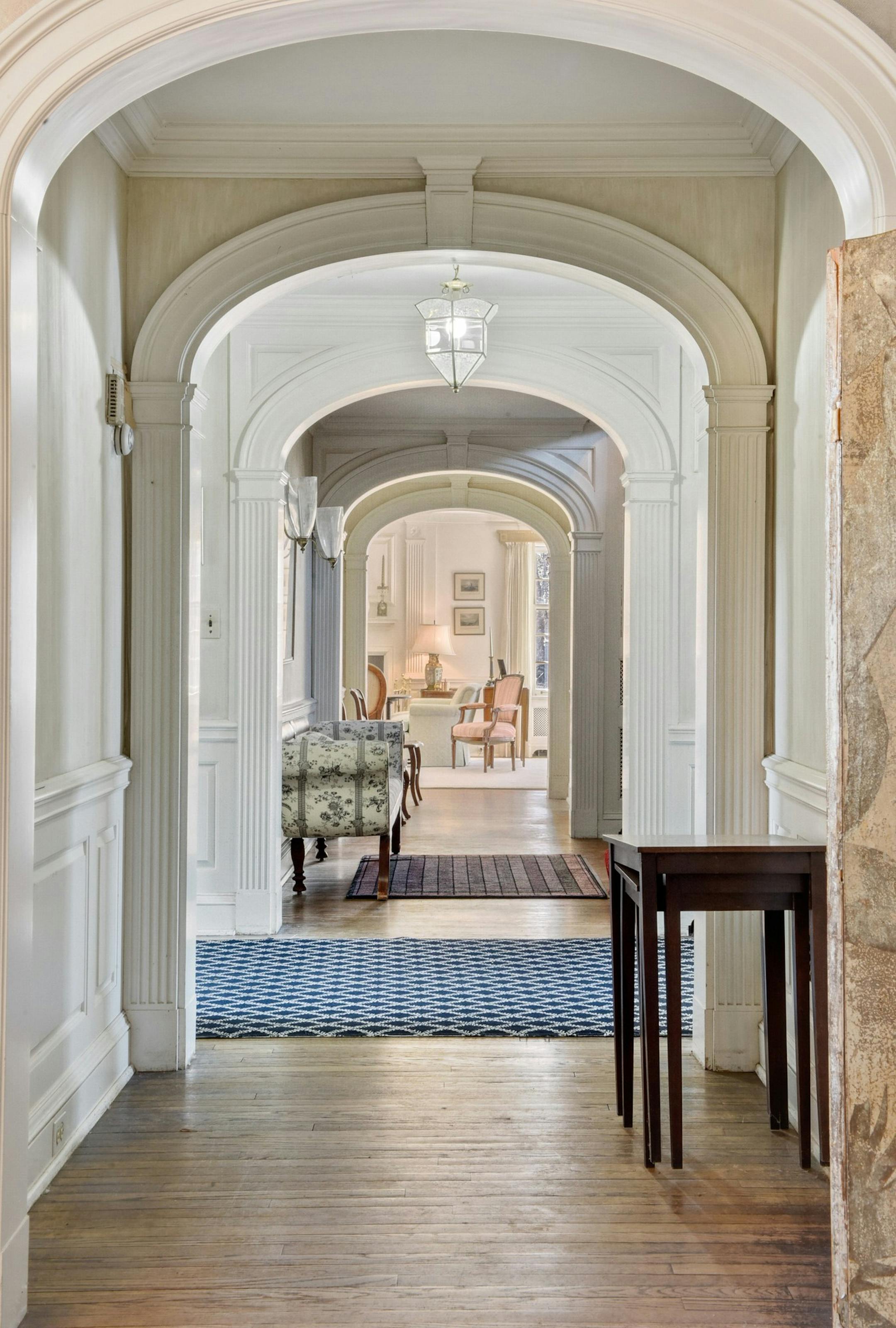 Spacecrafting
Hallway, estate on Lake Minnetonka
