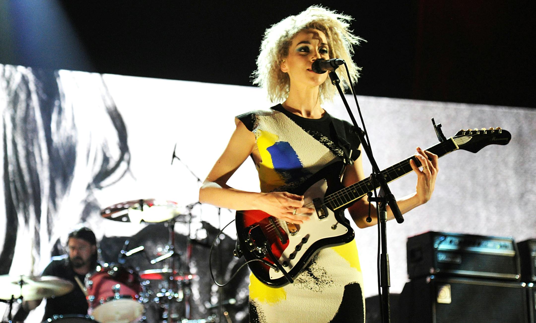 NEW YORK, NY - APRIL 10: Annie Clark performs with Pat Smear, Dave Grohl and Krist Novoselic onstage at the 29th Annual Rock And Roll Hall Of Fame Induction Ceremony at Barclays Center of Brooklyn on April 10, 2014 in New York City. (Photo by Kevin Mazur/WireImage) ORG XMIT: 481408395