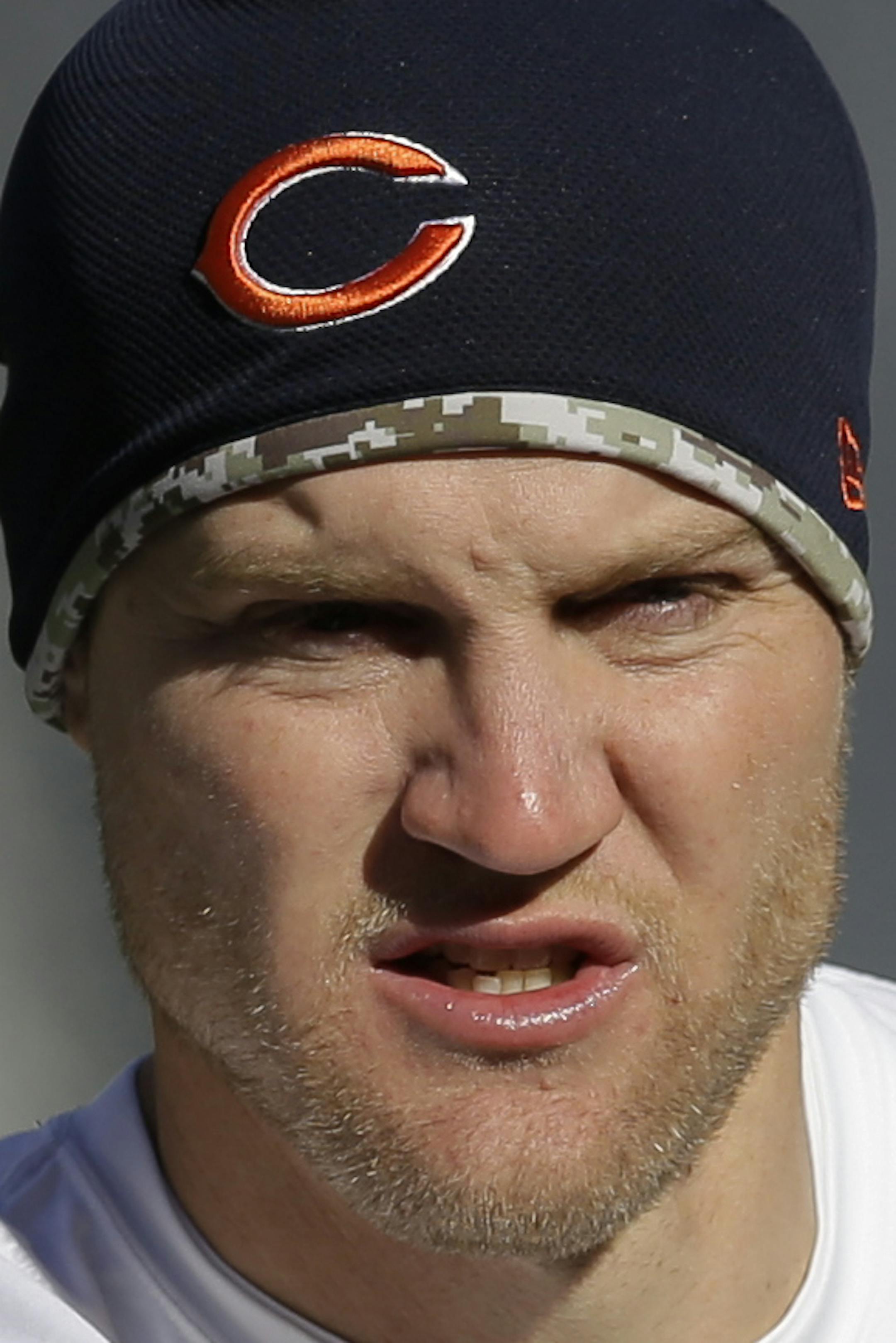Chicago Bears quarterback Josh McCown warms up before an NFL football game against the Detroit Lions, Sunday, Nov. 10, 2013, in Chicago. (AP Photo/Nam Y. Huh) ORG XMIT: CXB1