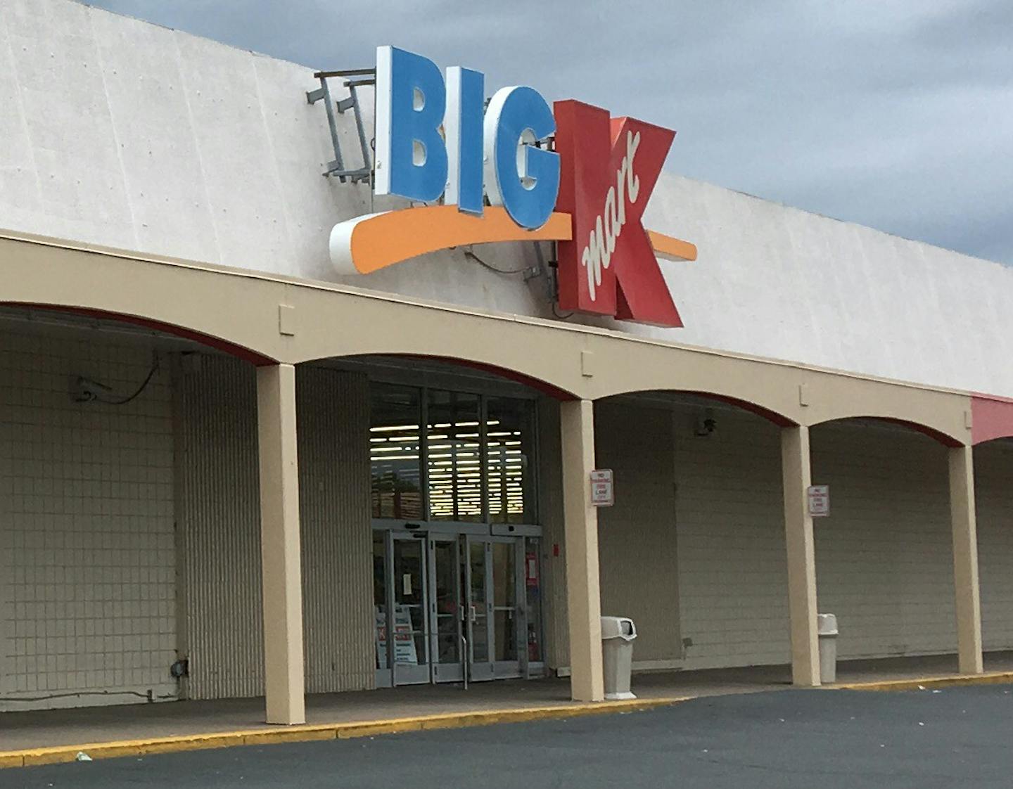 St. Paul's lone Kmart store, on Maryland Avenue East, will close in mid-December, officials said Sunday.