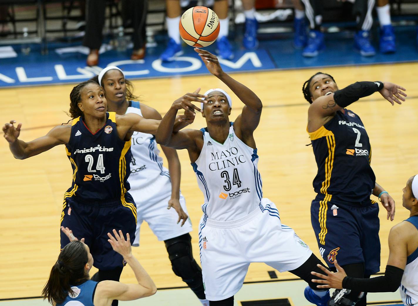 Lynx center Sylvia Fowles (34)