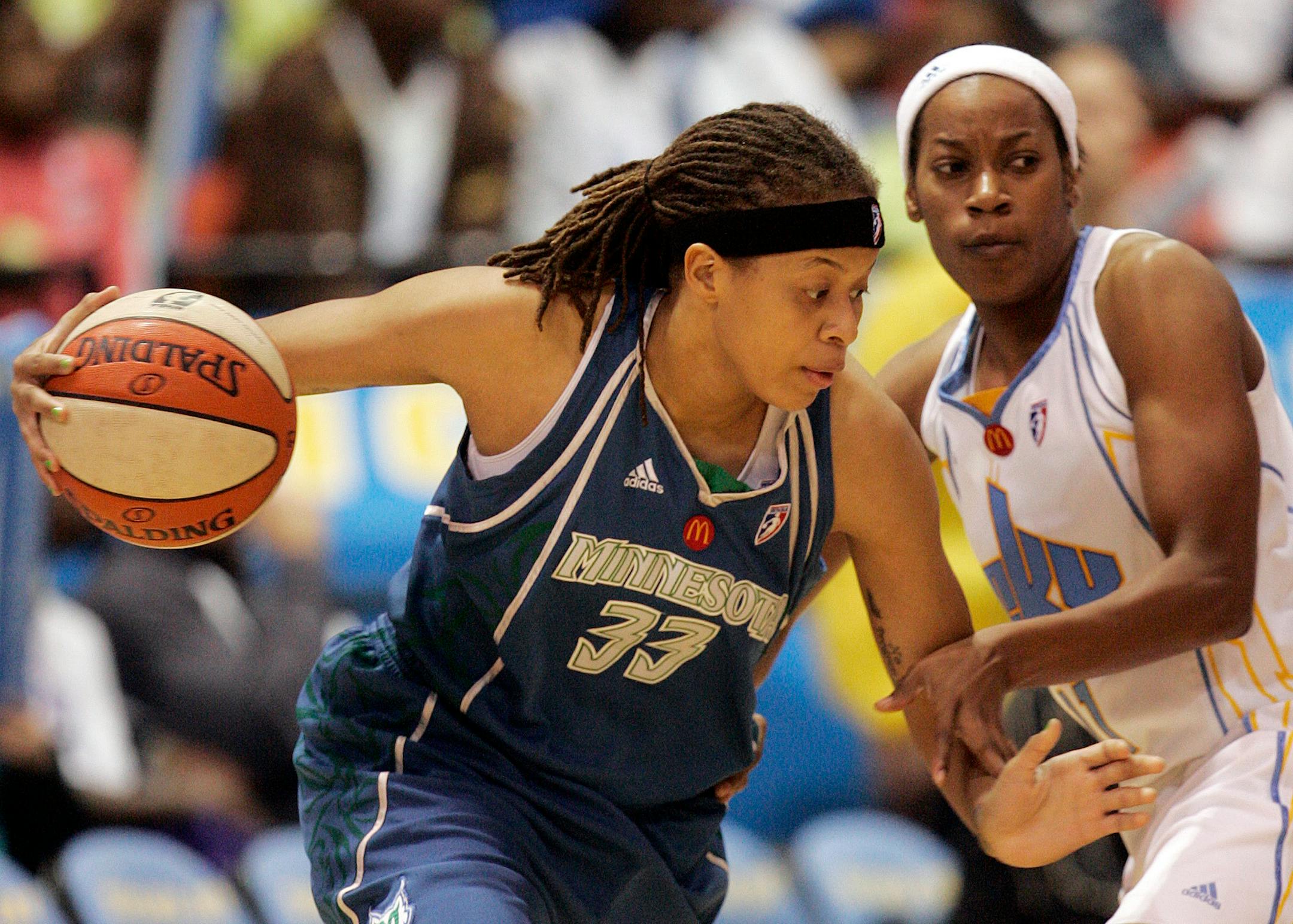 Minnesota's Seimone Augustus led the Lynx with 19 points Thursday against Chicago.