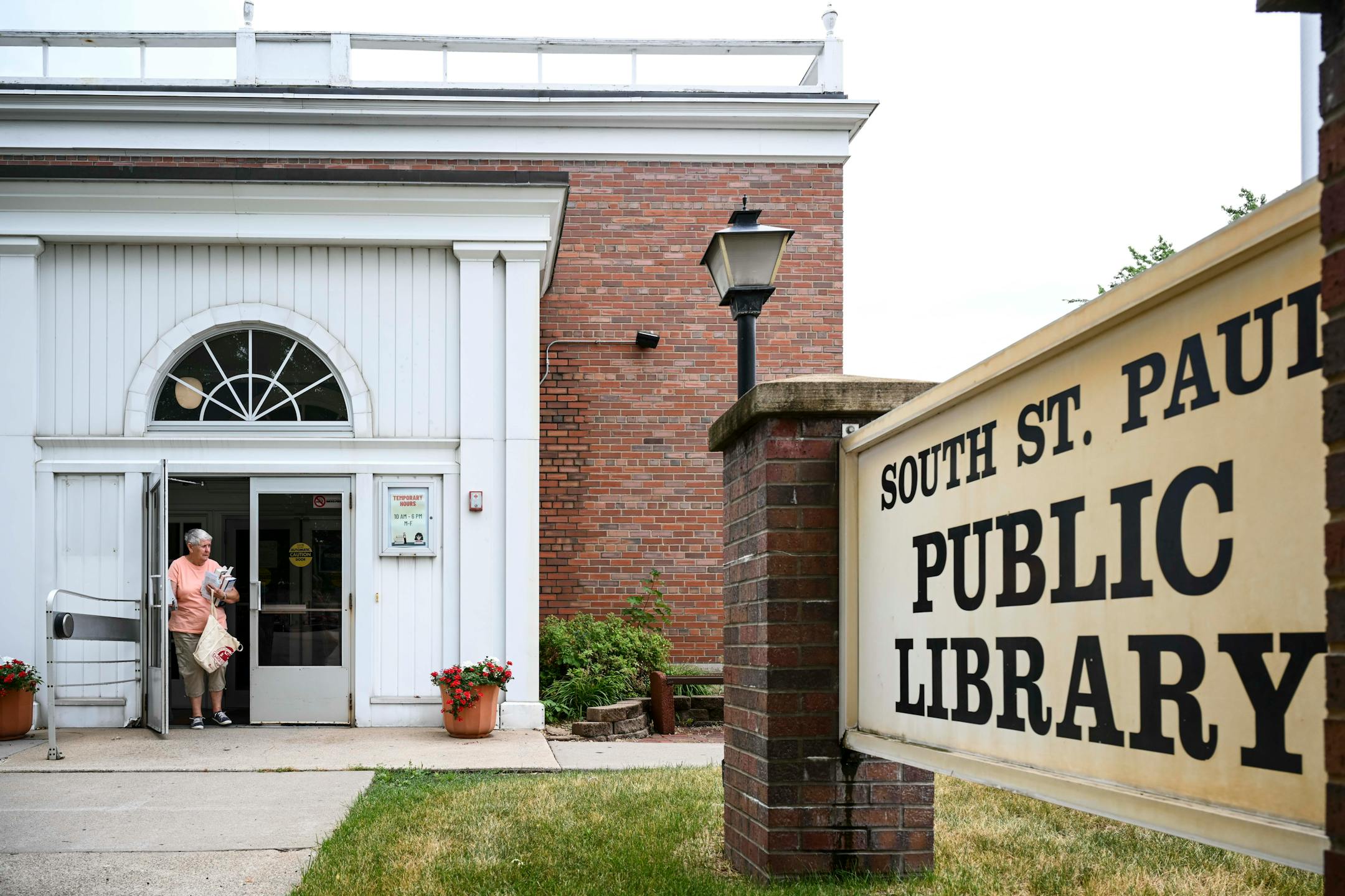 Plans for the South St. Paul Library are moving forward after the Dakota County Board approved the bid and a contract for constructing a new $11.3M building.