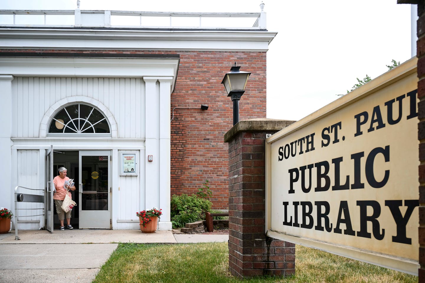 Plans for the South St. Paul Library are moving forward after the Dakota County Board approved the bid and a contract for constructing a new $11.3M building.