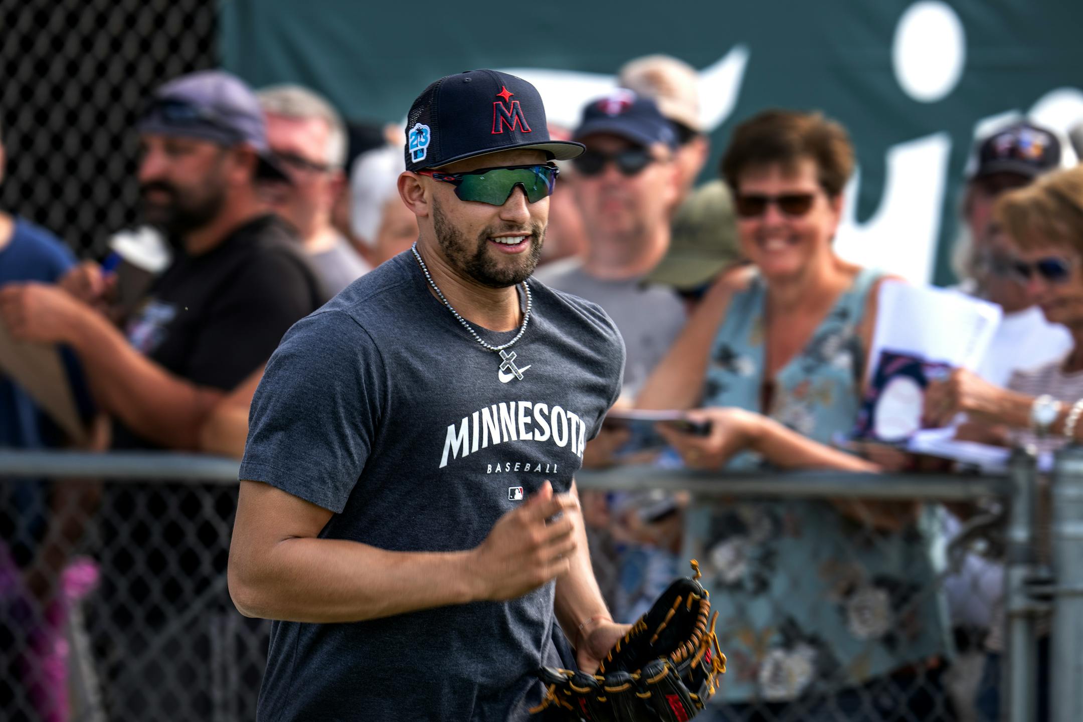 Minnesota Twins Royce Lewis had some fun during warmups with the team Wednesday, Feb.15,.2023 in Fort Myers, Fla. ] JERRY HOLT • jerry.holt@startribune.com