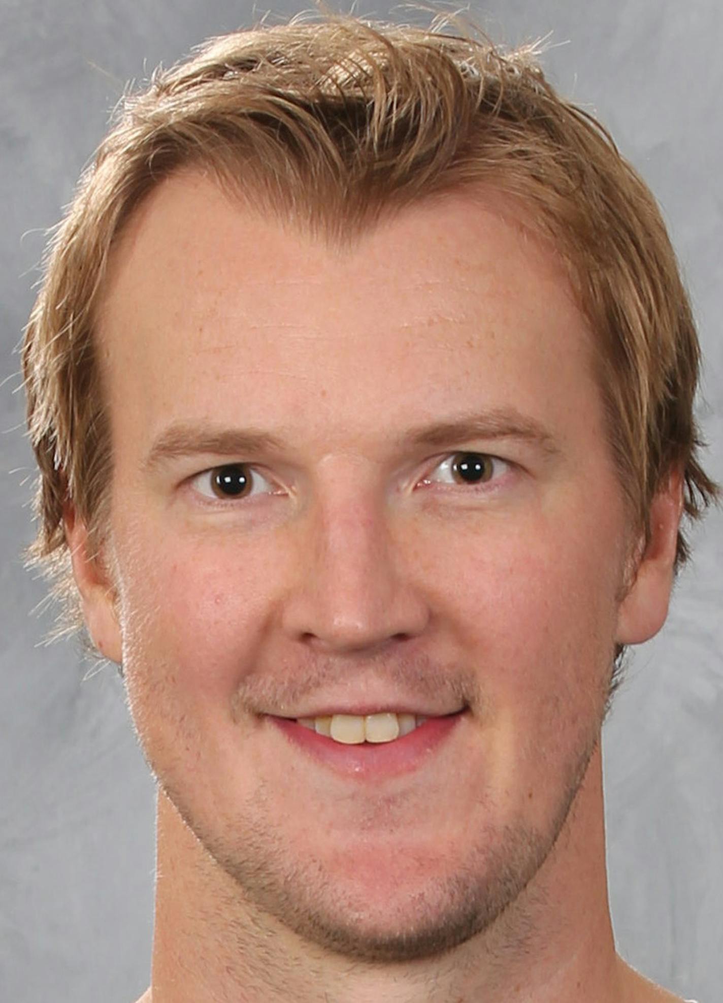 ST. PAUL, MN - SEPTEMBER 17: Devan Dubnyk #40 of the Minnesota Wild poses for his official headshot for the 2015-2016 season on September 17, 2015 at the Xcel Energy Center in St. Paul, Minnesota. (Andy King/NHLI via Getty Images) *** Local Caption *** Devan Dubnyk ORG XMIT: 570172171