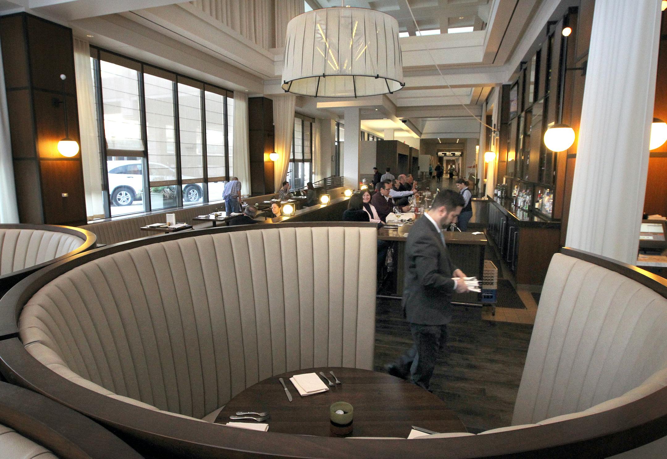 Prairie Kitchen and Bar at the Hyatt Regency Hotel. [ STAR TRIBUNE/TOM WALLACE Assignments #20028210A March 21, 2013 SLUG 95499 rn032813 EXTRA INFORMATION restaurant review, Visits to Beacon Public House at the Commons Hotel and Prairie Kitchen and Bar at the Hyatt Regency Hotel.