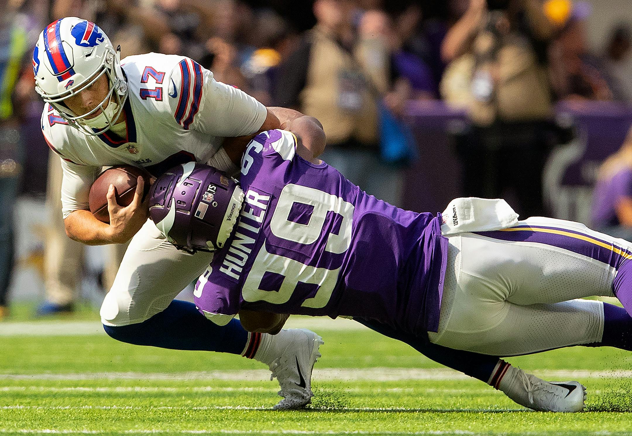 Danielle Hunter (99) sacked Bills quarterback Josh Allen (17) in the first quarter. ] CARLOS GONZALEZ ï cgonzalez@startribune.com ñ September 23, 2018, Minneapolis, MN, US Bank Stadium, NFL, Minnesota Vikings vs Buffalo Bills