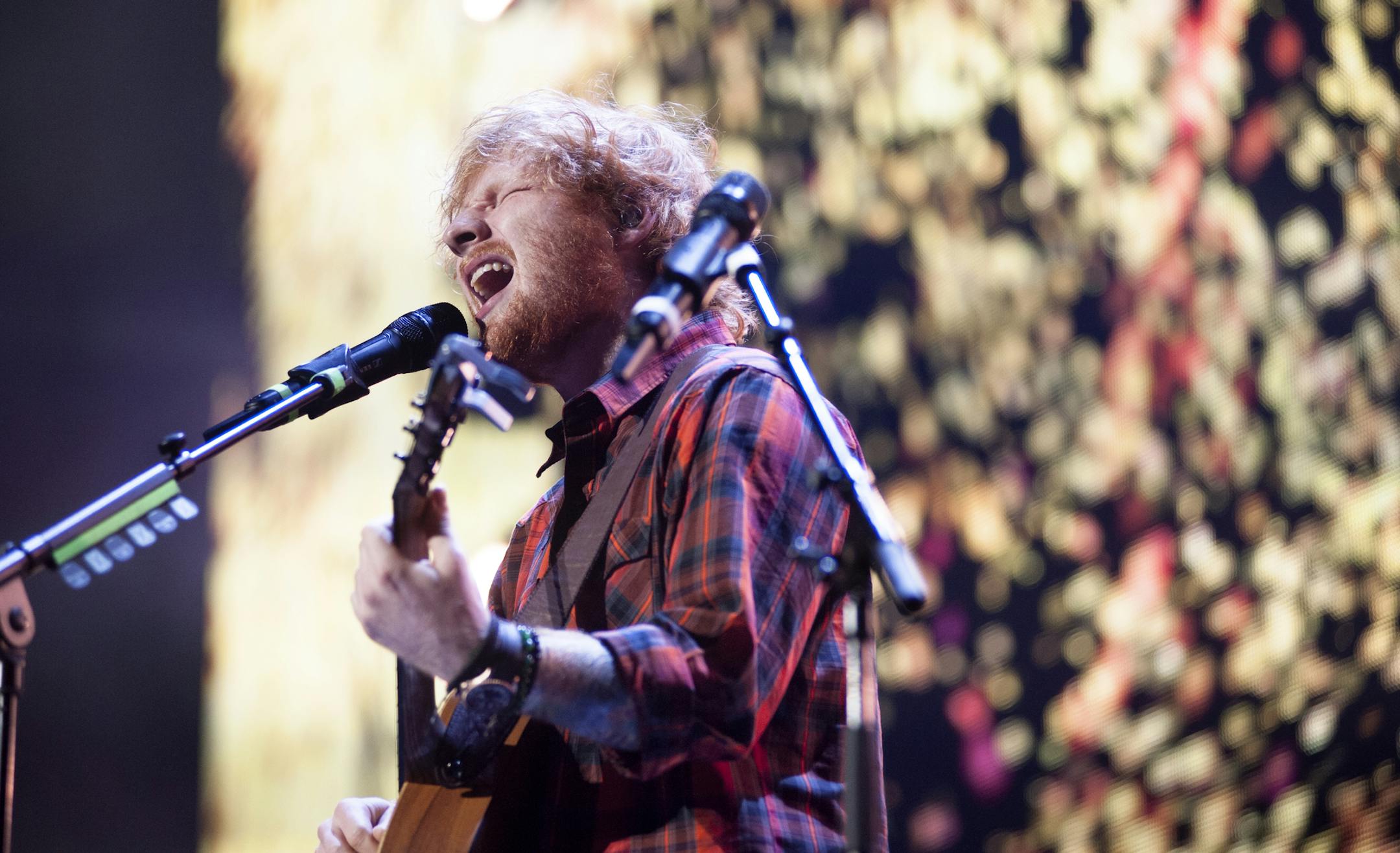 Ed Sheeran performs at the Xcel Energy Center on Tuesday, Sept. 15, 2015. ] Photo by Leslie Plesser ï Special to the Star Tribune