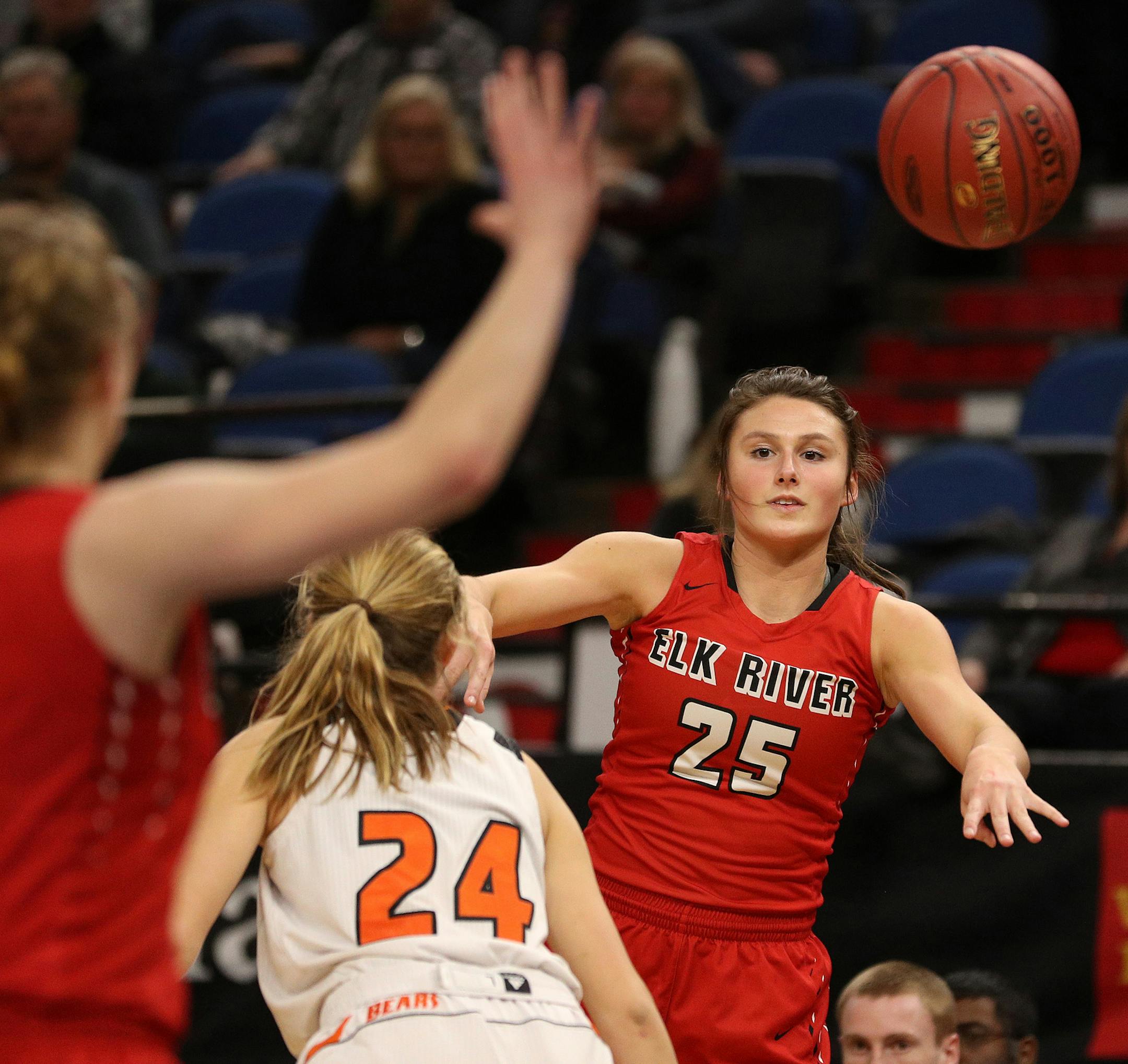 Elk River's Sidney Wentland (25) passed the ball to Ava Kramer (2) in the second half. ] ANTHONY SOUFFLE ï anthony.souffle@startribune.com Players competed during the girls' basketball state tournament Class 4A quarterfinal games Tuesday, March 14, 2017 at the Target Center in Minneapolis.