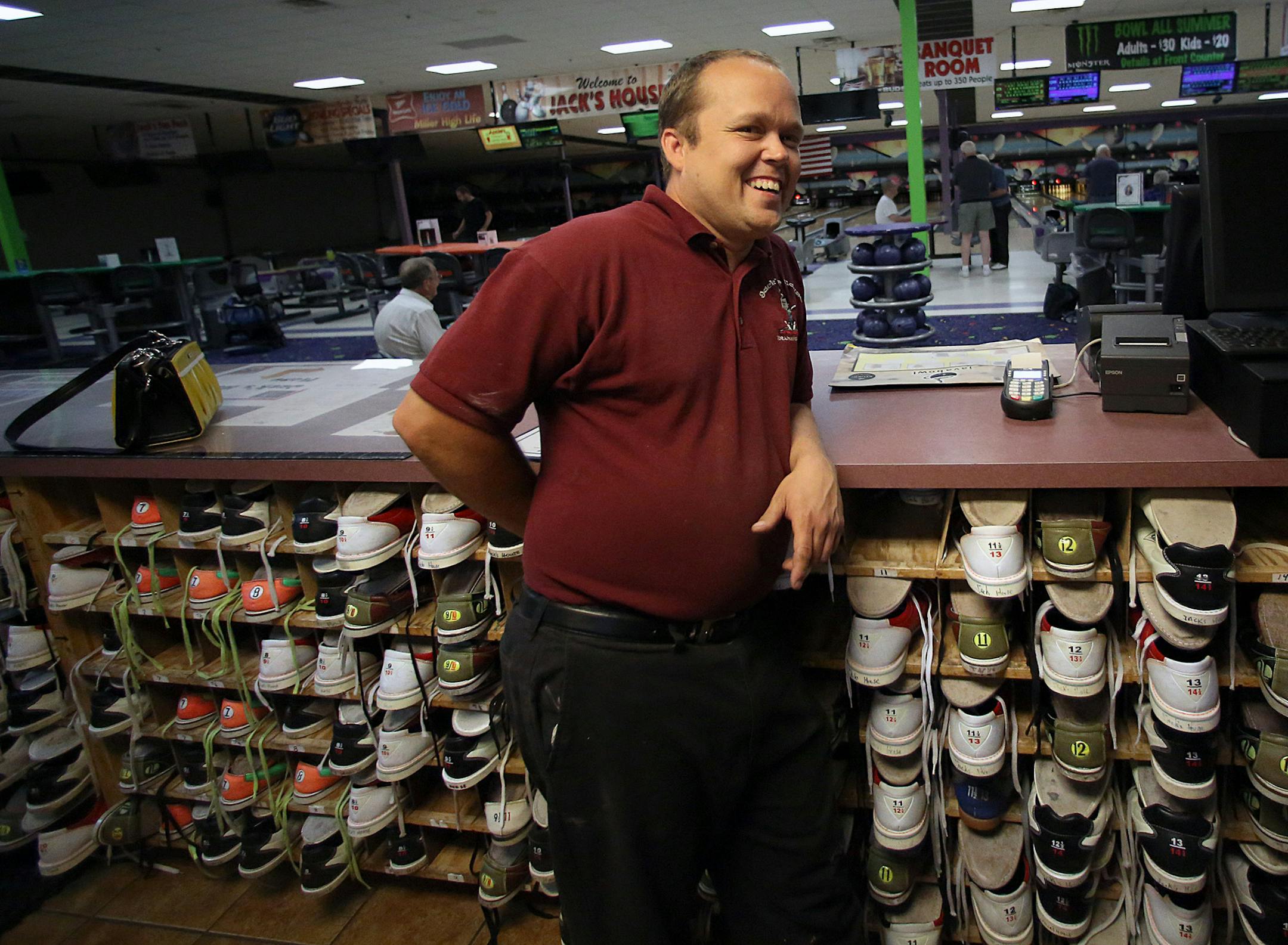 Michael Almer‚Äôs mother, Shirley Almer, was the first of three Minnesotans to die during the 2008-2009 salmonella outbreak that sickened 700 people and killed nine nationwide. ] JIM GEHRZ ‚Ä¢ jgehrz@startribune.com / Brainerd, MN / July 29, 2014 / 11:00 AM / BACKGROUND INFORMATION: Families of three Minnesotans who died from eating tainted peanut butter are hopeful that the trial of the defendants accused of causing the salmonella outbreak that sickened 700 peo