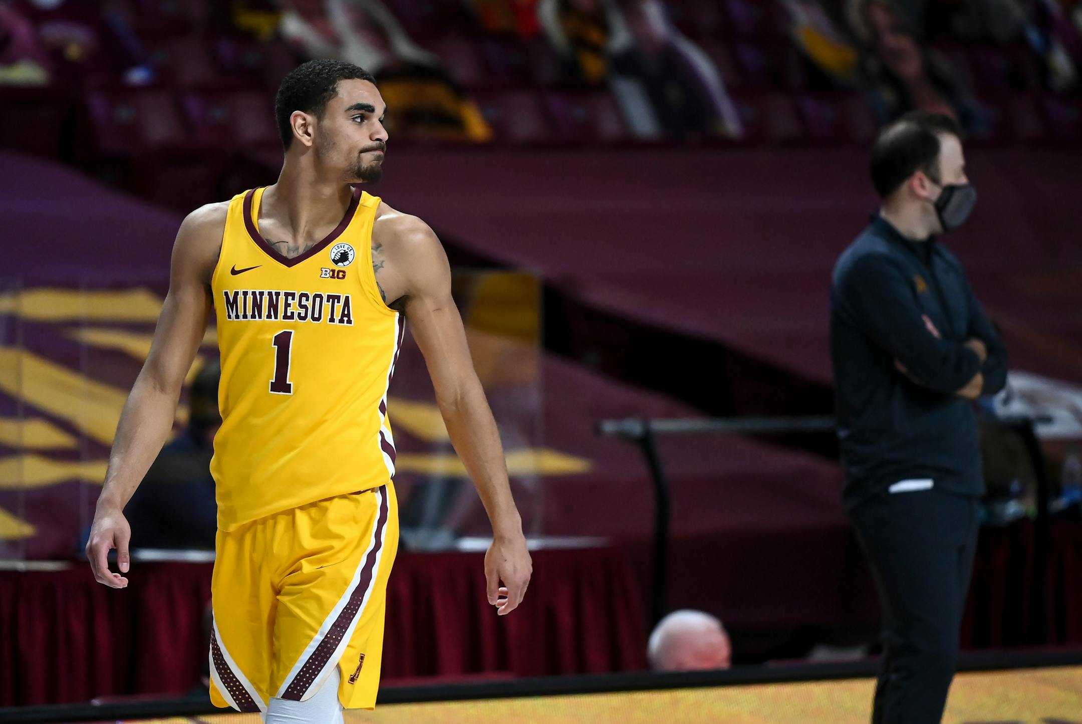Minnesota Gophers guard Tre' Williams (1) was dejected as the Northwestern Wildcats extended their lead against Minnesota late in the second half.