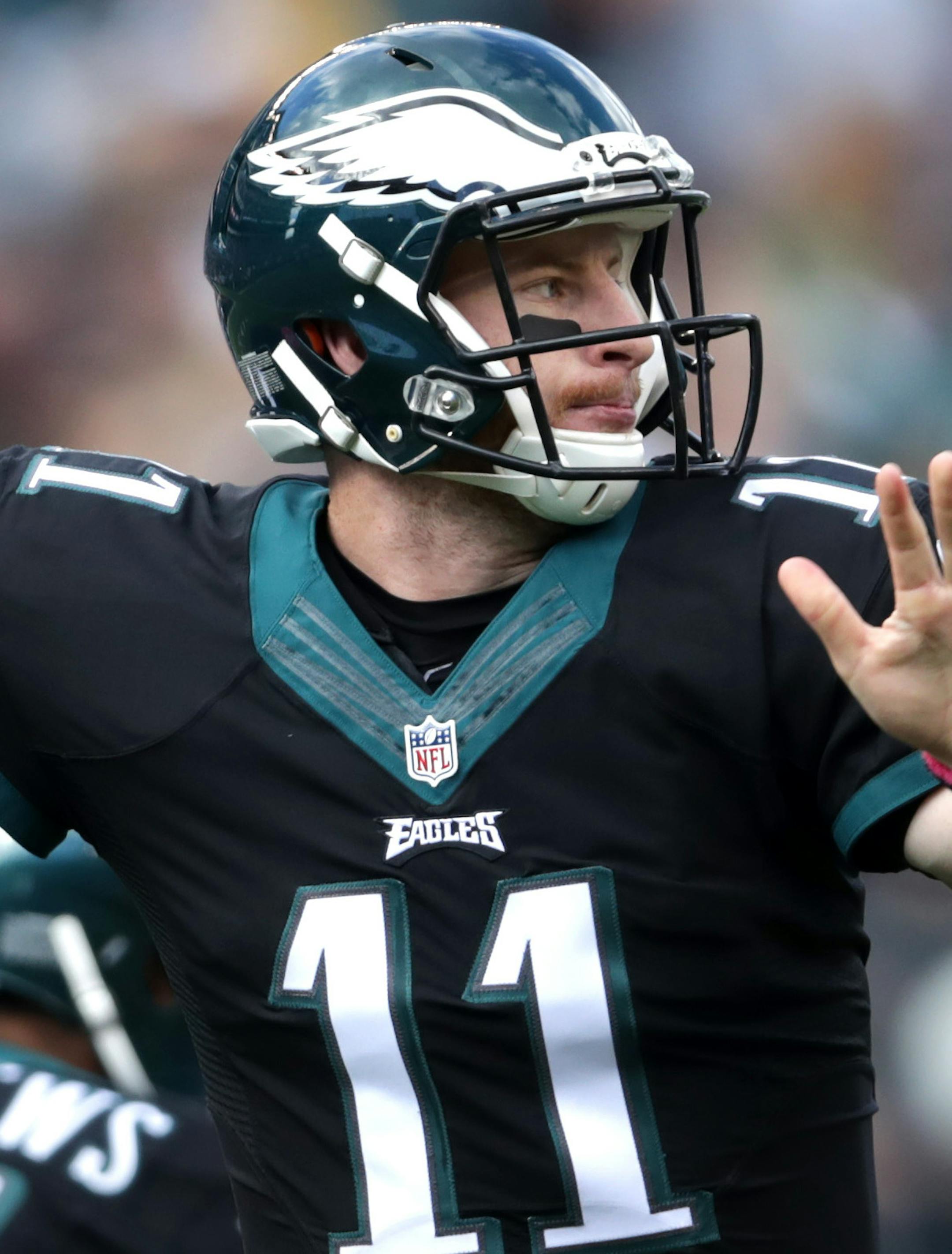 Eagles Quarterback and former NDSU QB, Carson Wentz handled the Vikings in the 1st Half. ] Minnesota Vikings @ Philadelphia Eagles, Lincoln Financial Field. brian.peterson@startribune.com
Philadelphia, PA 10/23/16