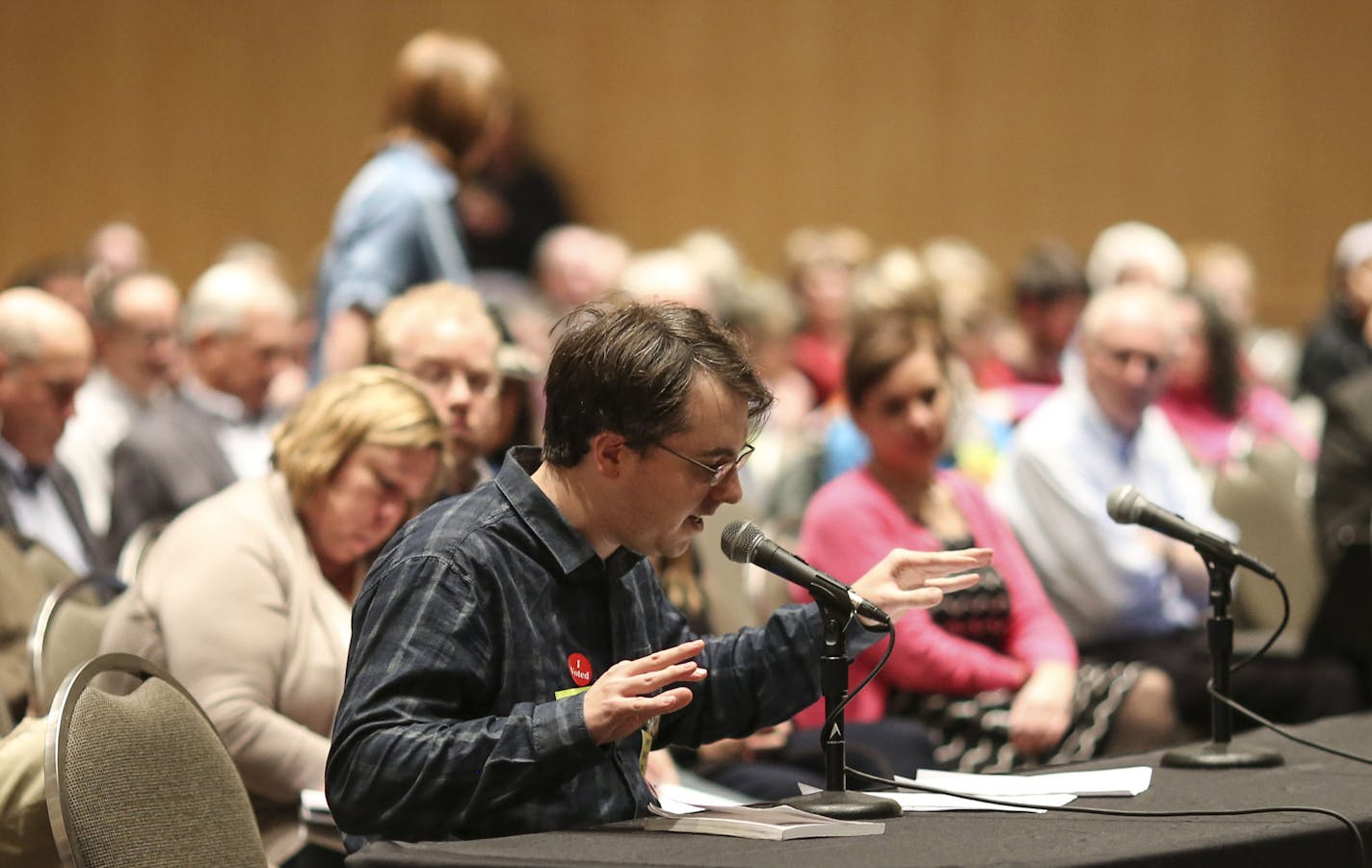 Lee Samelson spoke against the pipeline proposal, which would cost $2.6 billion and span 610 miles, at one of five public hearings set to discuss it.