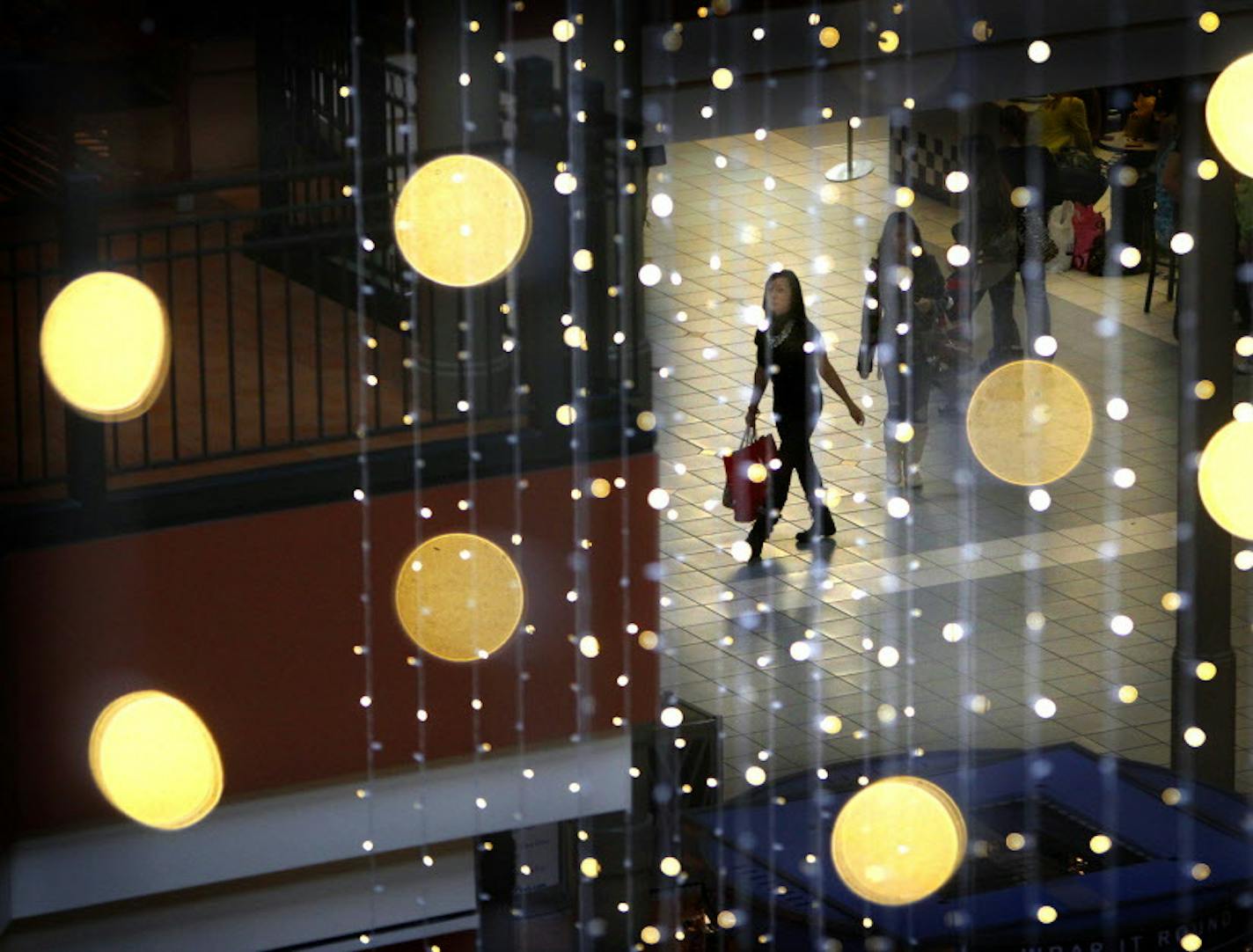 The Mall of America will stay closed again this year on Thanksgiving Day and taking a new step in offering holiday pay on Black Friday for the 1,200 workers it directly employs.