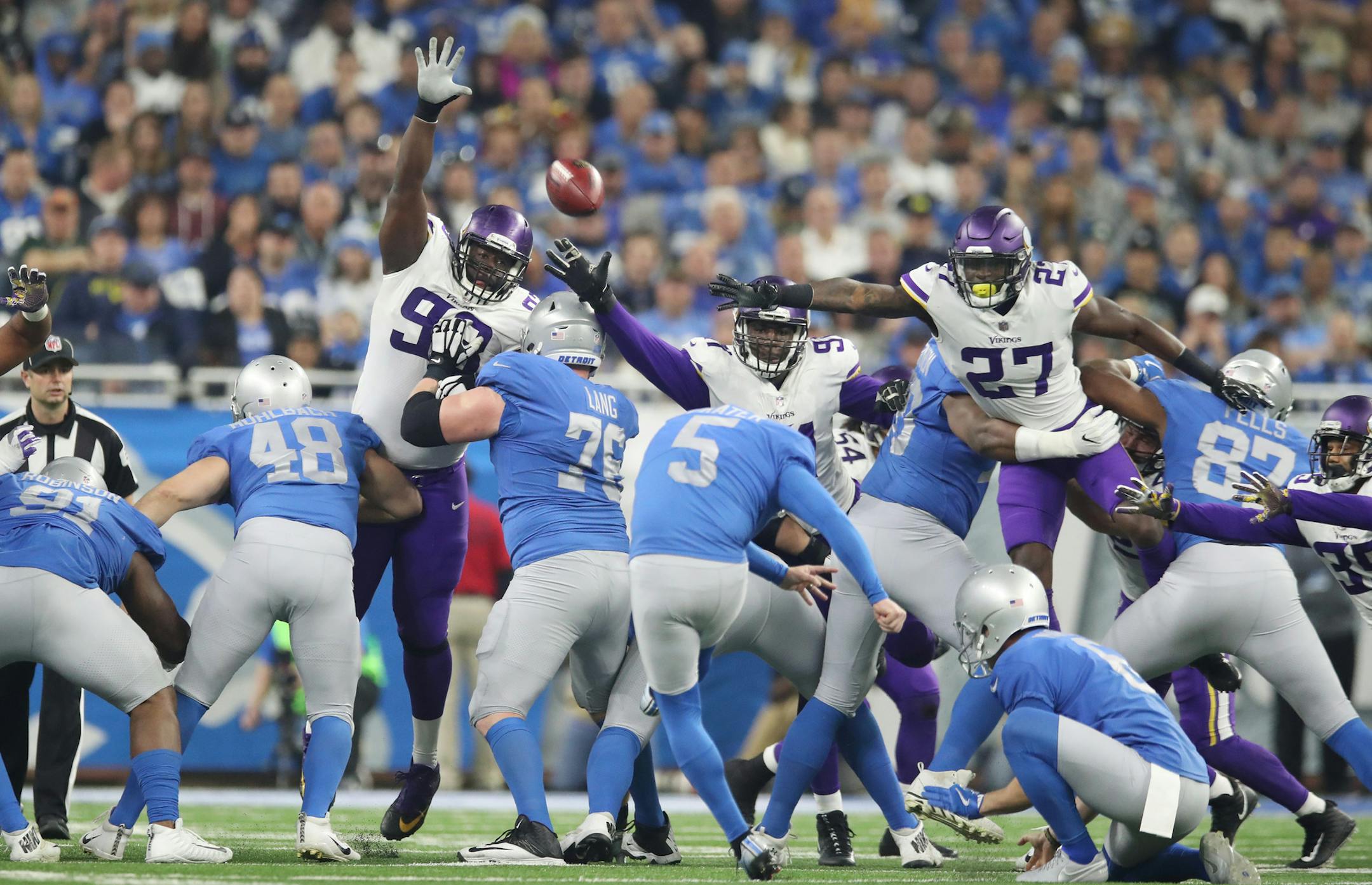 Detroit Lions kicker Matt Prater (5) kicked a 40 yard field goal in the third quarter at Ford Field Thursday November 23, 2017 in Detroit , MI.] The Detroit Lions hosted the Minnesota Vikings Thanksgiving day.JERRY HOLT ï jerry.holt@startribune.com