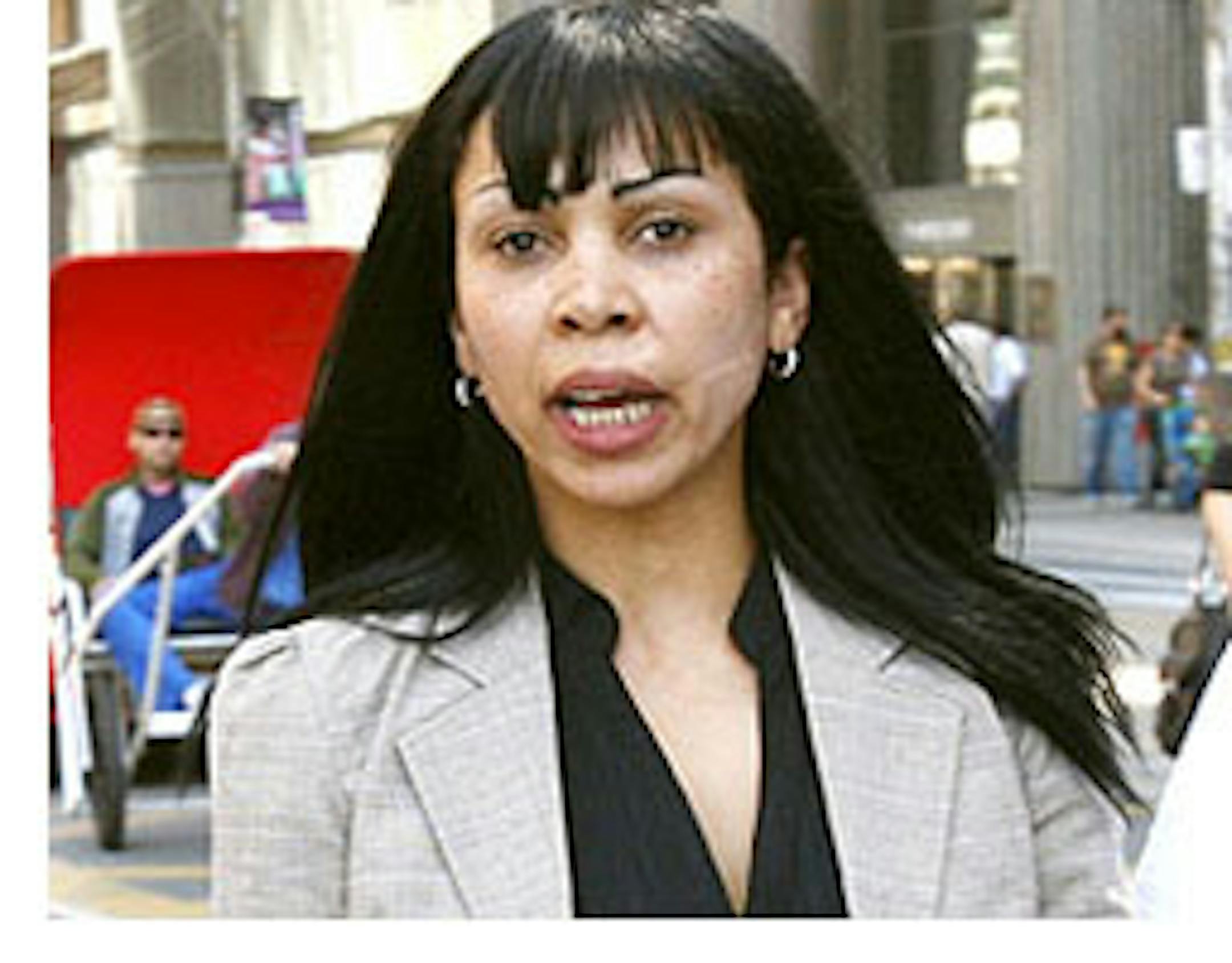 **From Remote** Aretha Wilson leaves Old City Hall April 22, 2008. She is charged with assaulting her boyfriend Wyatt Cote. (Sunmedia photo) no photo credit Original Filename was _N6R7993.jpg Processed: Tuesday, April 22, 2008 3:49:46 PM