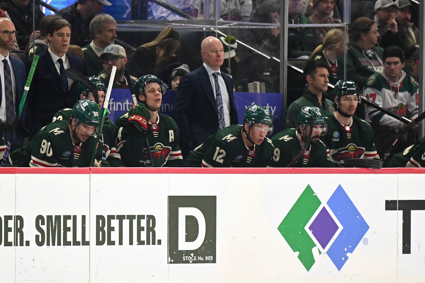 The Minnesota Wild bench is dejected after allowing an empty netter late in the third period against the Tampa Bay Lightning Thursday, Jan. 4, 2024 at Xcel Energy Center in St. Paul, Minn.. ] AARON LAVINSKY • aaron.lavinsky@startribune.com