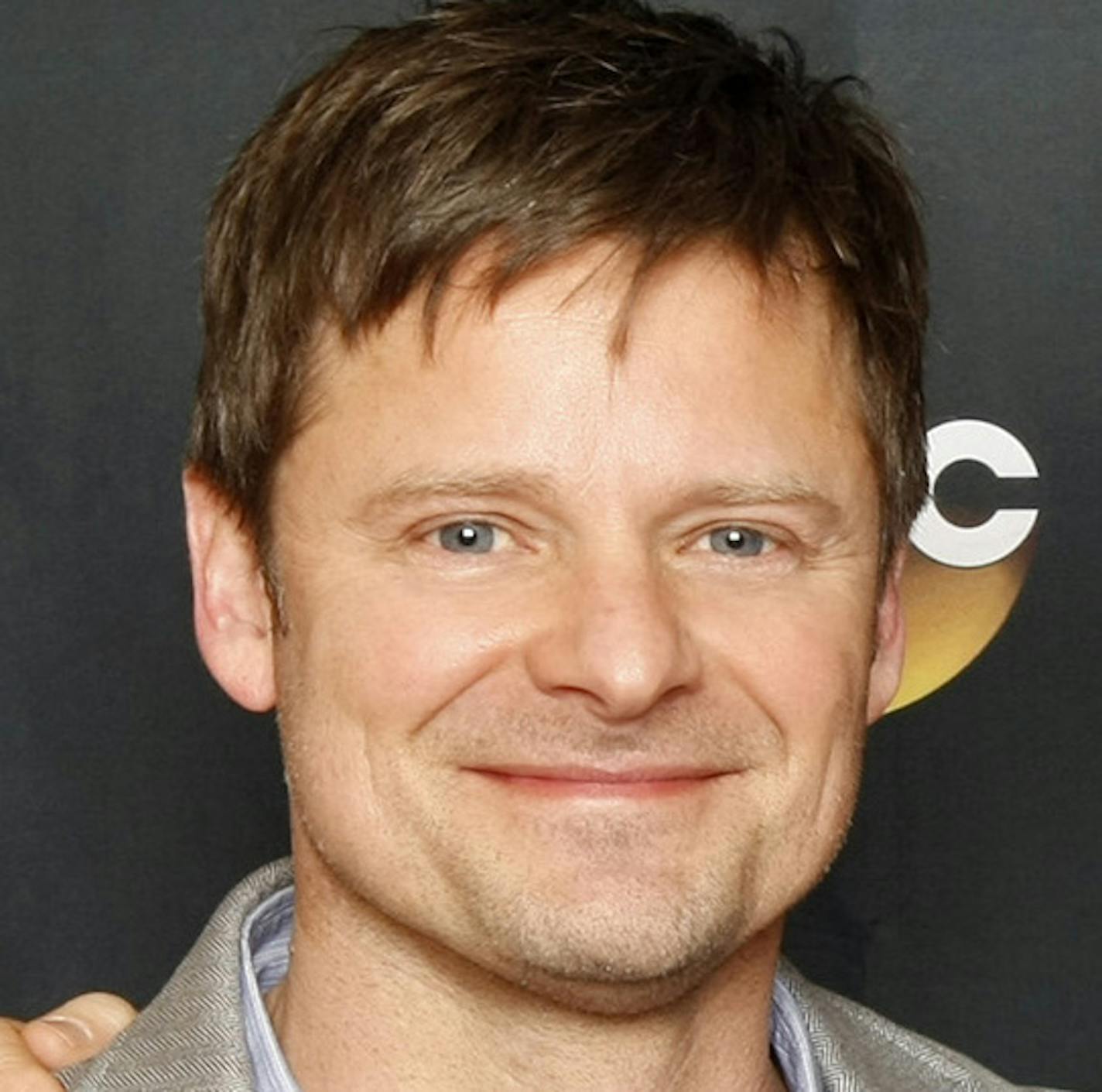 TCA WINTER PRESS TOUR 2014 - "Mind Games" Session - Steve Zahn and Christian Slater of ABC's "Mind Games" posed for a photo op at Disney | ABC Television Group's Winter Press Tour 2014. (ABC/Rick Rowell) ORG XMIT: MIN1402171527251580