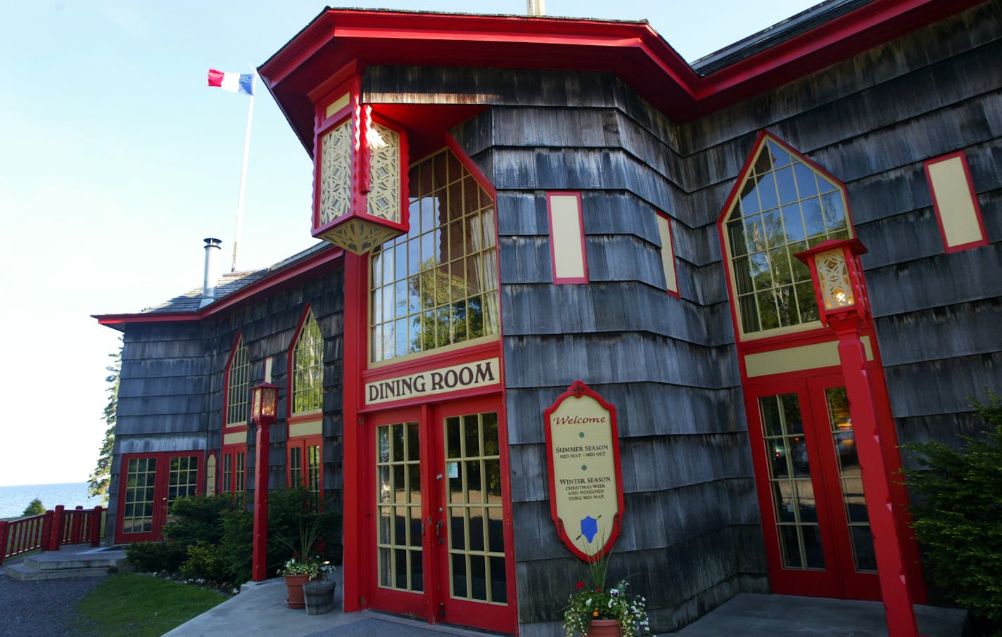 Owners Tim and Nancy Ramey have been owners of the Naniboujou Lodge for 21 years. The lodge is situated right on Lake Superior.