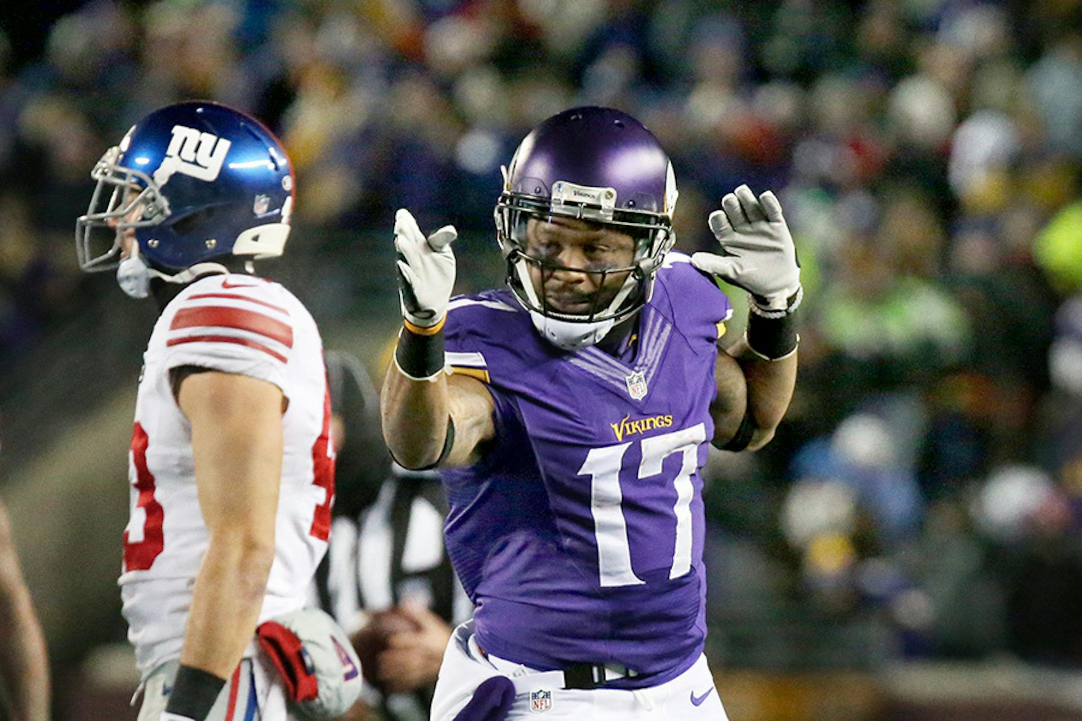 Vikings wide receiver Jarius Wright ran for 18 yards after receiving a pass form quarterback Teddy Bridgewater in the fourth quarter.