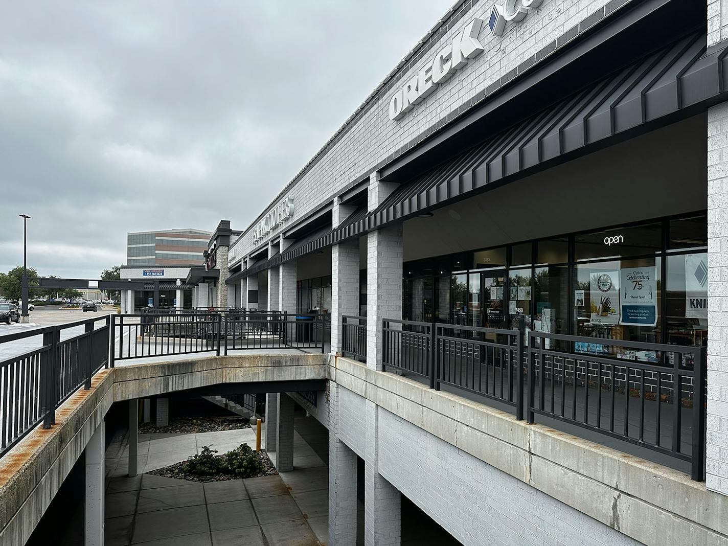 Centennial Lakes shopping area in Edina is now gray.