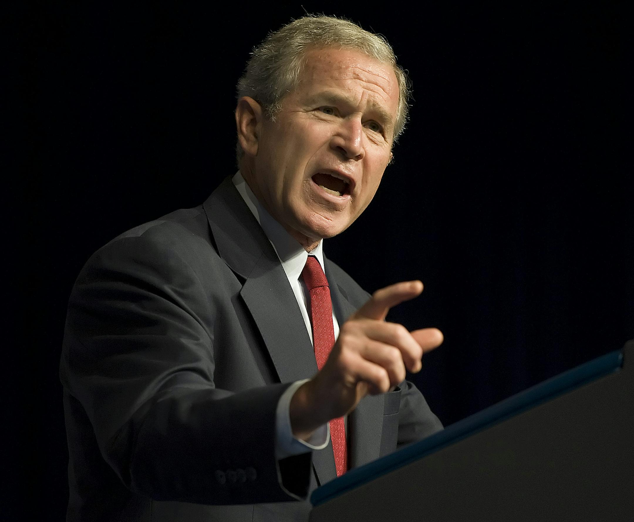 US President George W. Bush makes remarks to the Veterans of Foreign Wars National Convention in Orlando, Florida,on August 20, 2008. AFP PHOTO/Jim WATSON