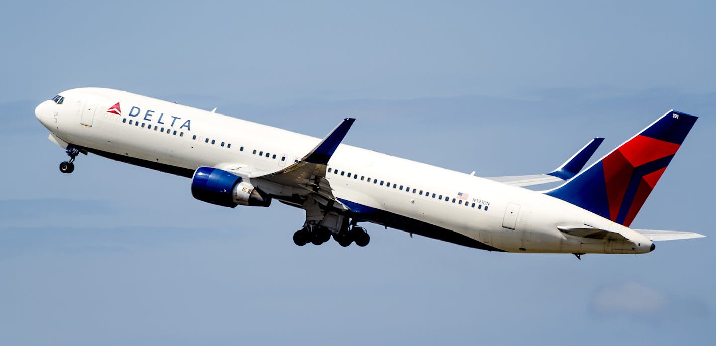 FILE &#x2014; A Delta Air Lines jet takes off from the Seattle-Tacoma International Airport, May 27, 2015. In the latest airline episode captured on video, a Delta pilot apparently smacked one of two women fighting one another as passengers got off a flight in Atlanta on April 21, 2017; the airline said the pilot&#x2019;s actions de-escalated the situation. (Stuart Isett/The New York Times) ORG XMIT: MIN2017060217032025