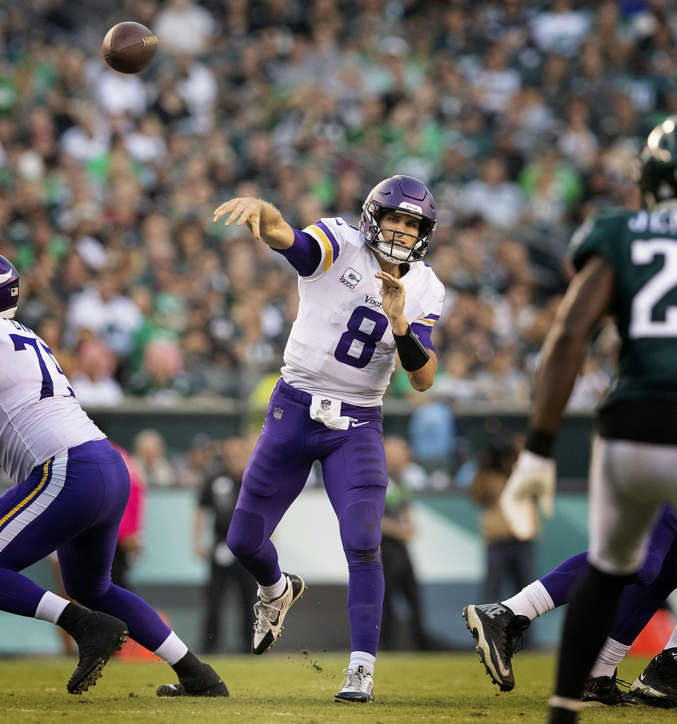 Minnesota Vikings quarterback Kirk Cousins ] CARLOS GONZALEZ ï cgonzalez@startribune.com ñ October 7, 2018, Philadelphia, PA, Lincoln Financial Field, NFL, Minnesota Vikings vs. Philadelphia Eagles