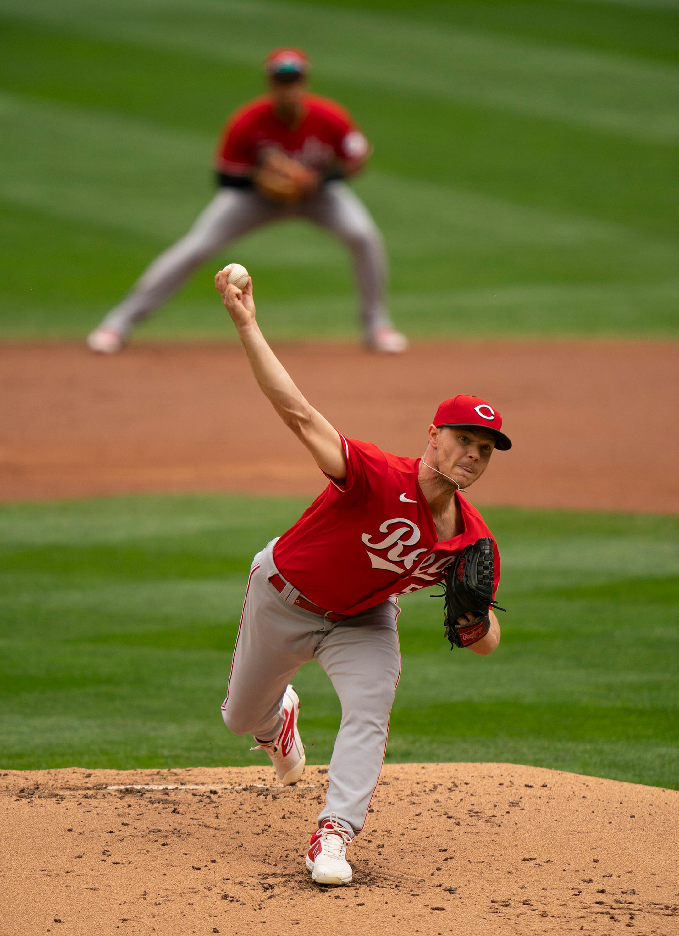 Cincinnati Reds starting pitcher Sonny Gray (54) throwing against the Twins in the first inning.