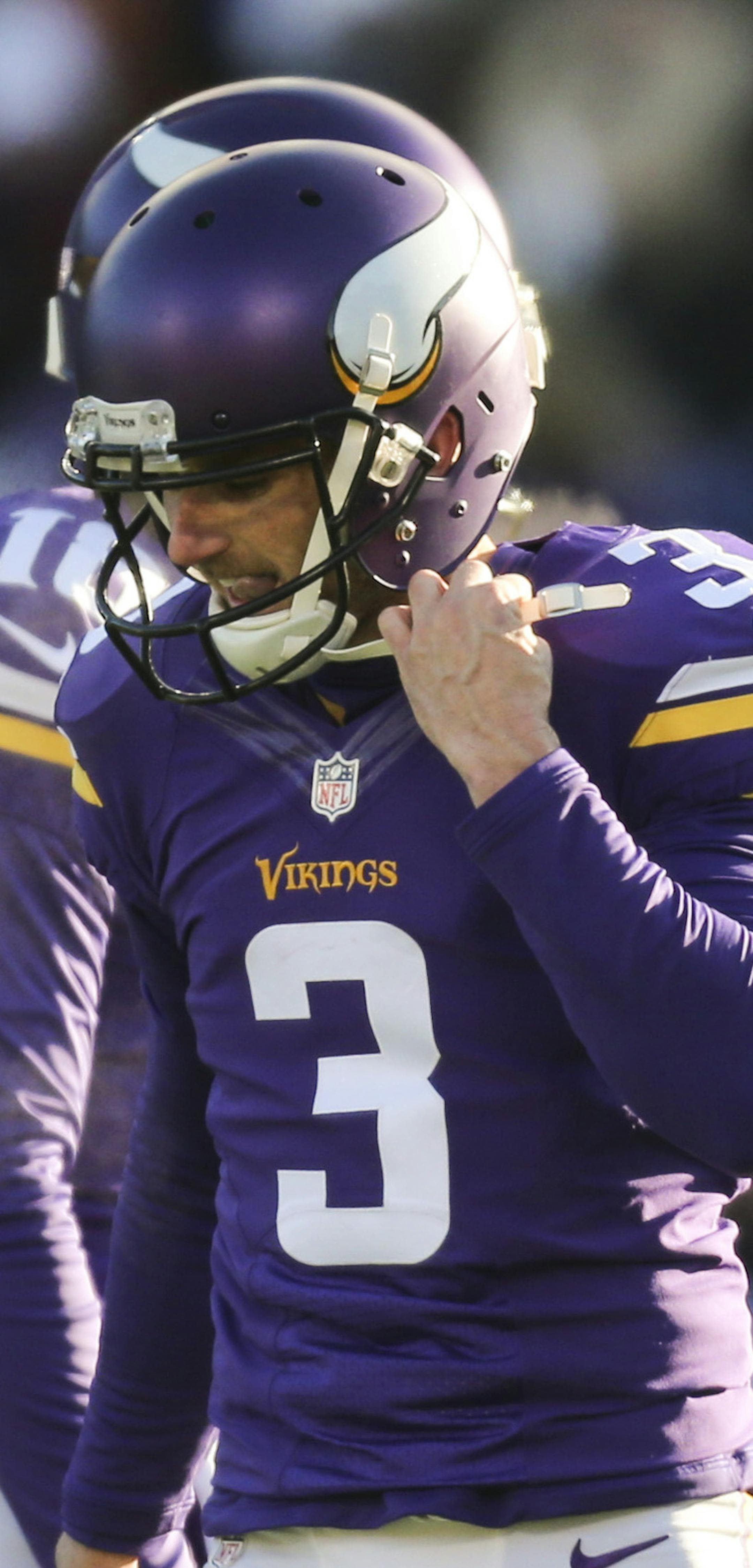 Vikings kicker Blair Walsh walked away after his chance for a game winning 27 yard field goal sailed wide left at the end of the fourth quarter and the Seattle players began celebrating. ] JEFF WHEELER &#xef; jeff.wheeler@startribune.com The Minnesota Vikings lost 10-9 to the Seattle Seahawks in their NFL wild card playoff game Sunday afternoon, January 10, 2016 at TCF Bank Stadium in Minneapolis.