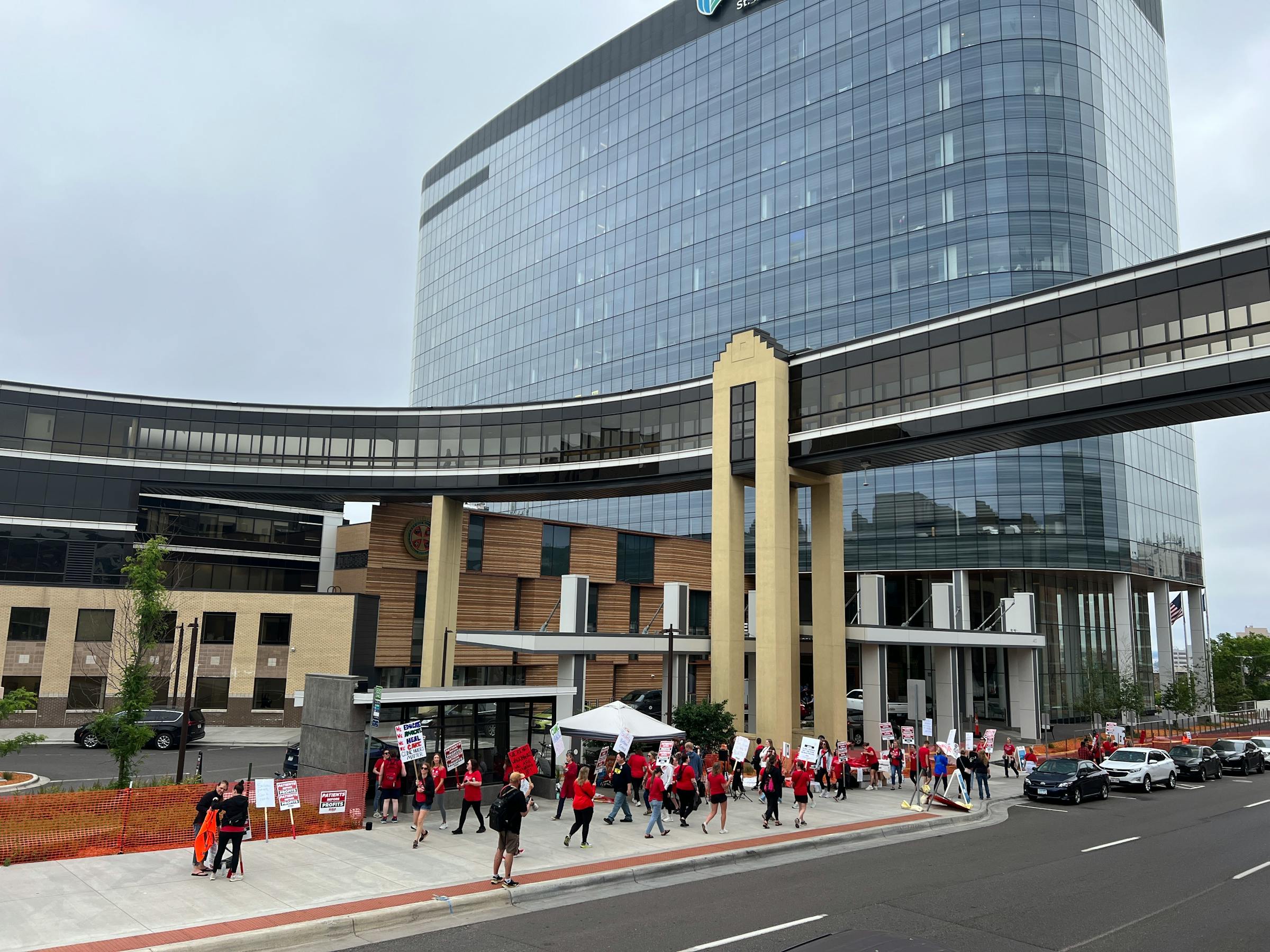 Essentia clinicians join nurses on strike in northern Minnesota