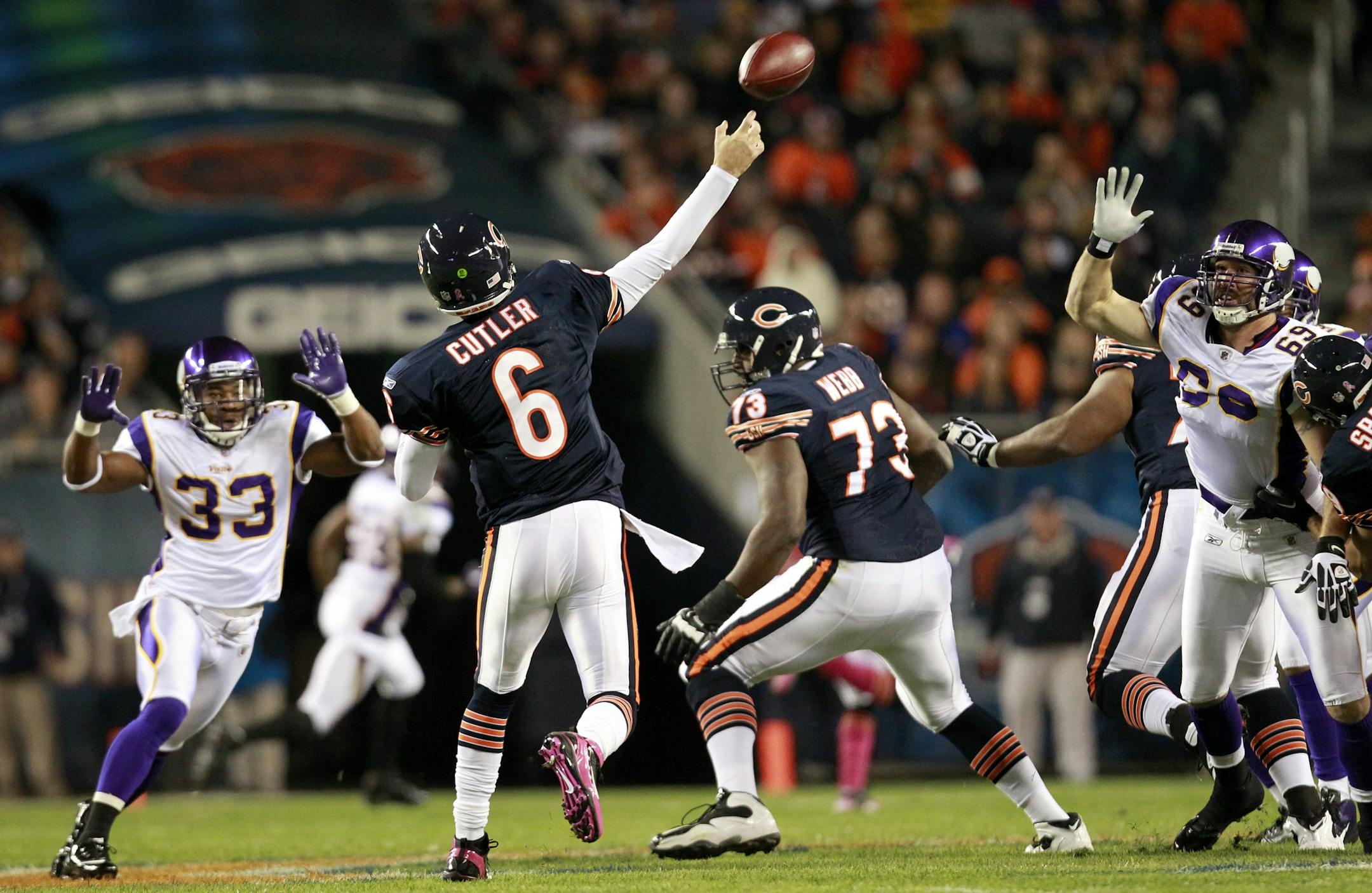 Jay Cutler threw a 48-yard touchdown pass to Devin Hester in the first quarter.