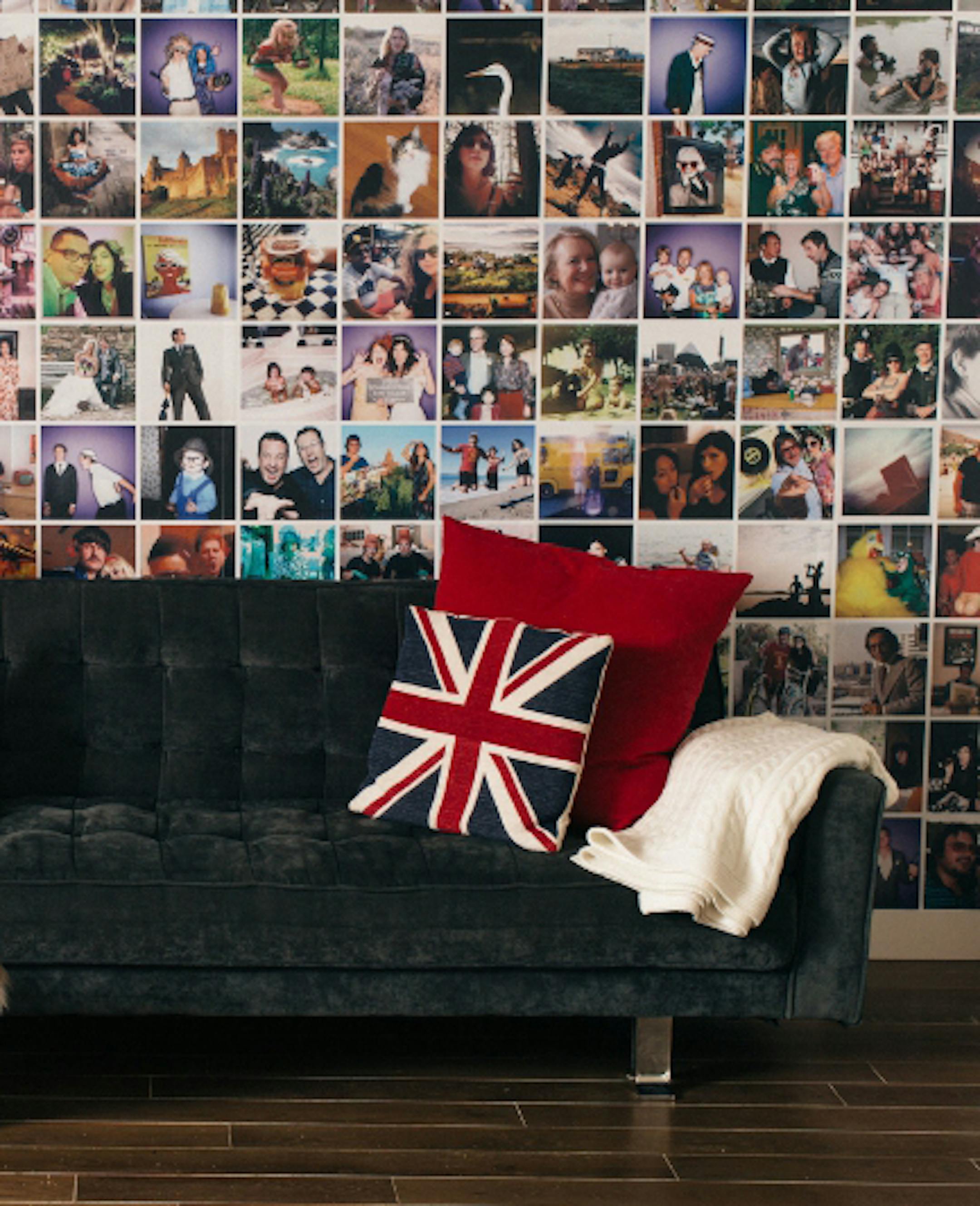 PicMe Multi-Pic Wall Mural (PRNewsFoto/PicMe)