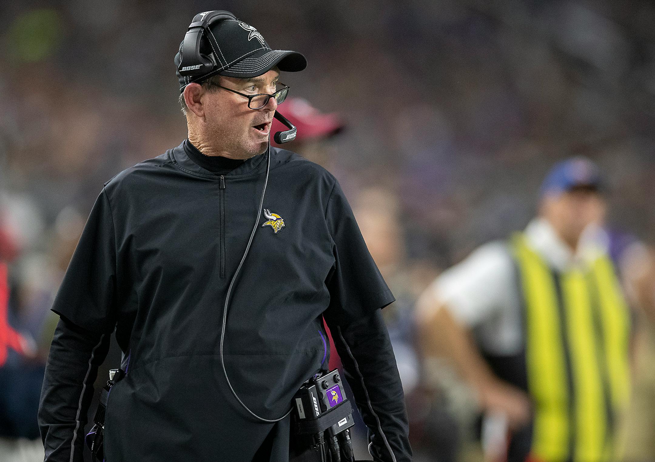Minnesota Vikings Head Coach Mike Zimmer during the first quarter. ] ELIZABETH FLORES • liz.flores@startribune.com Vikings at Dallas Cowboys at AT&T Stadium, Sunday, November 10, 2019 in Arlington, TX.