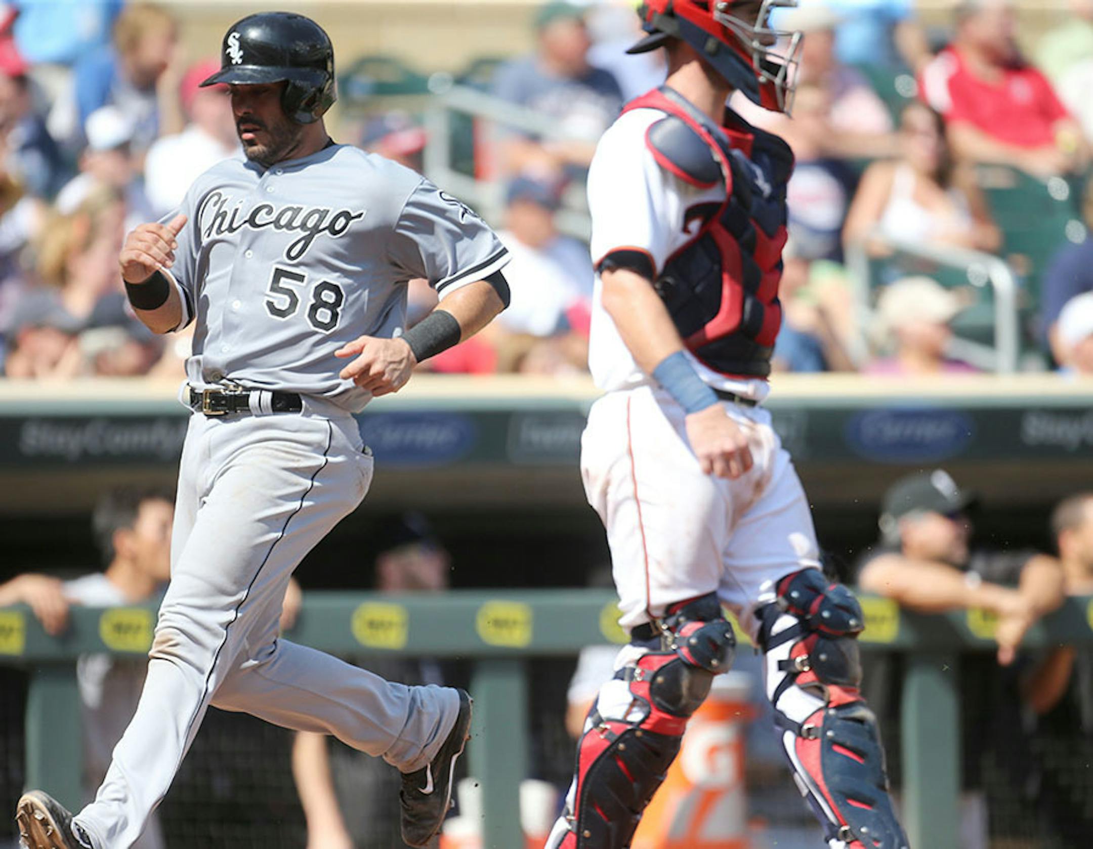 Chicago White Sox' Geovany Soto (58) scored on an extra base hit by pinch hitter J.B. Shuck during the 7th inning of the Minnesota Twins 6-4 loss to the Sox Thursday, Sept. 3, 2015, at Target Field in Minneapolis, MN.