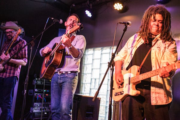 Two ex-Texans paired up for the coolest happy-hour gig in the Twin Cities